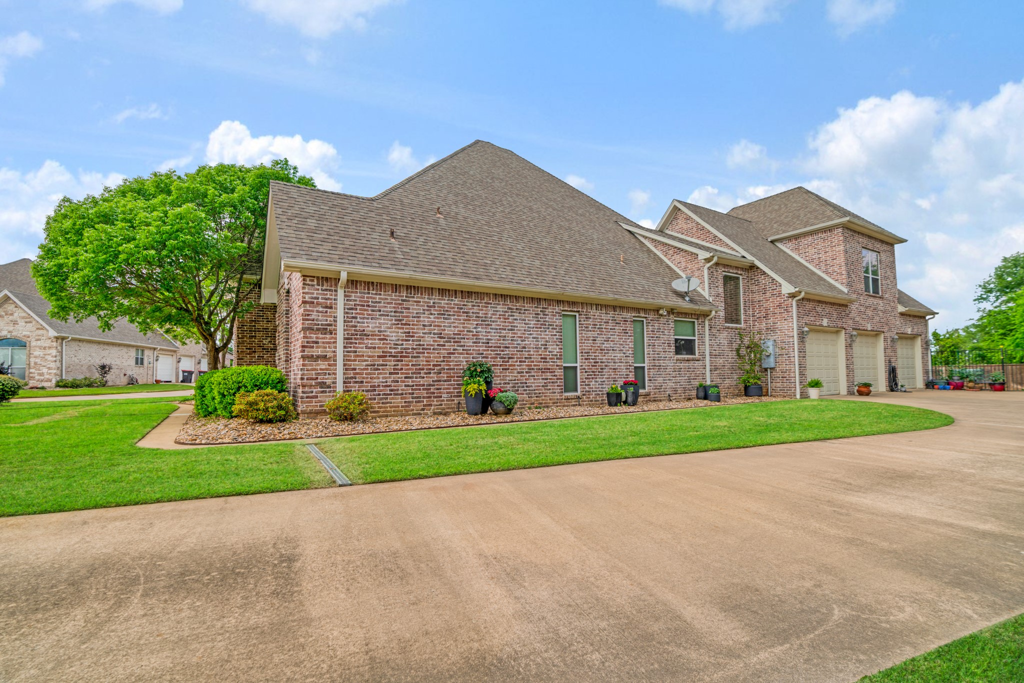 3655 Darnell Dr