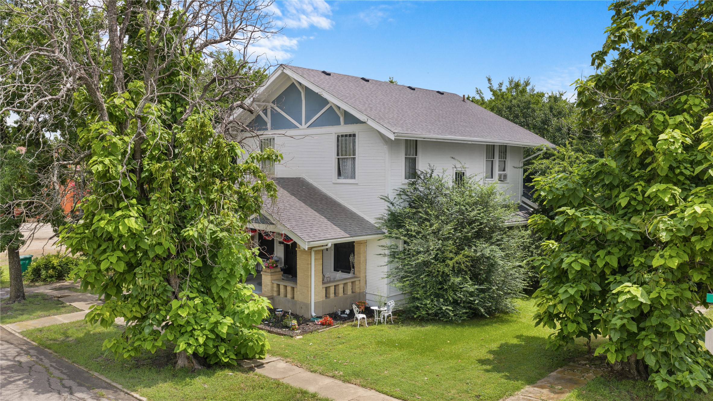 300 Hickory Street