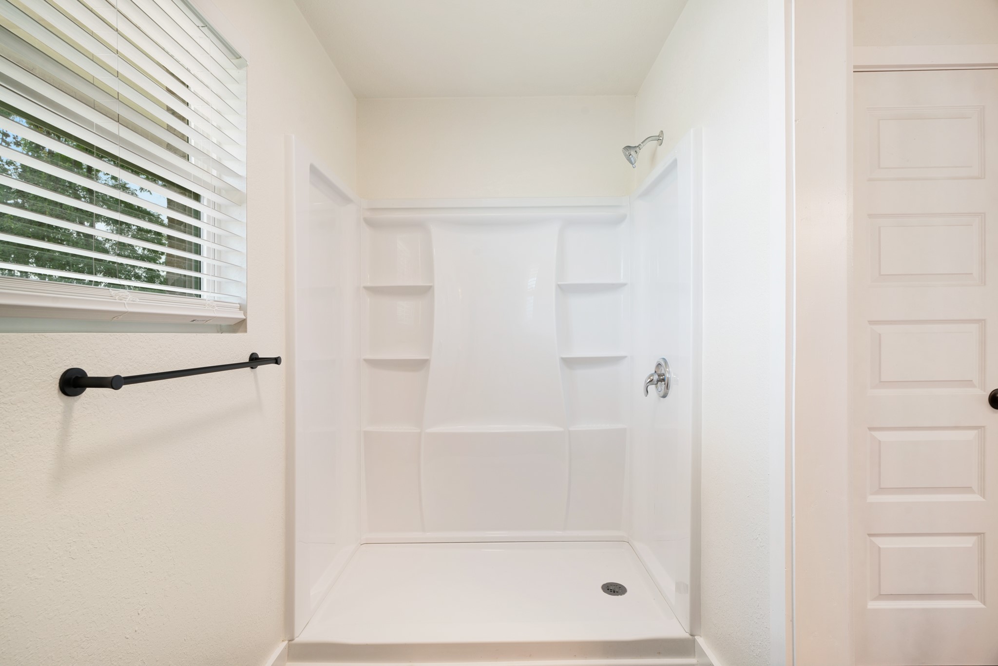 1285 FARM ROAD 196