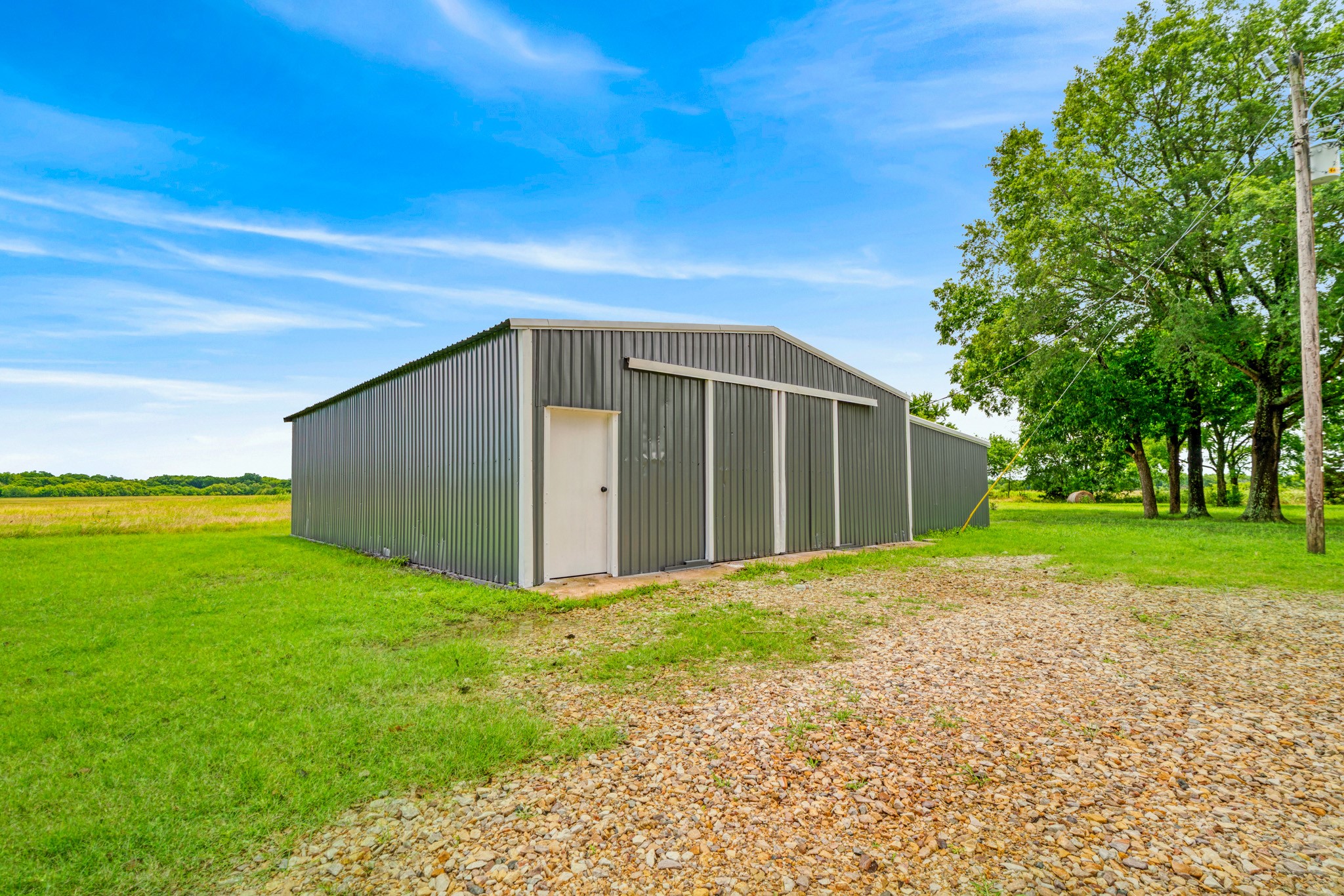 1285 FARM ROAD 196