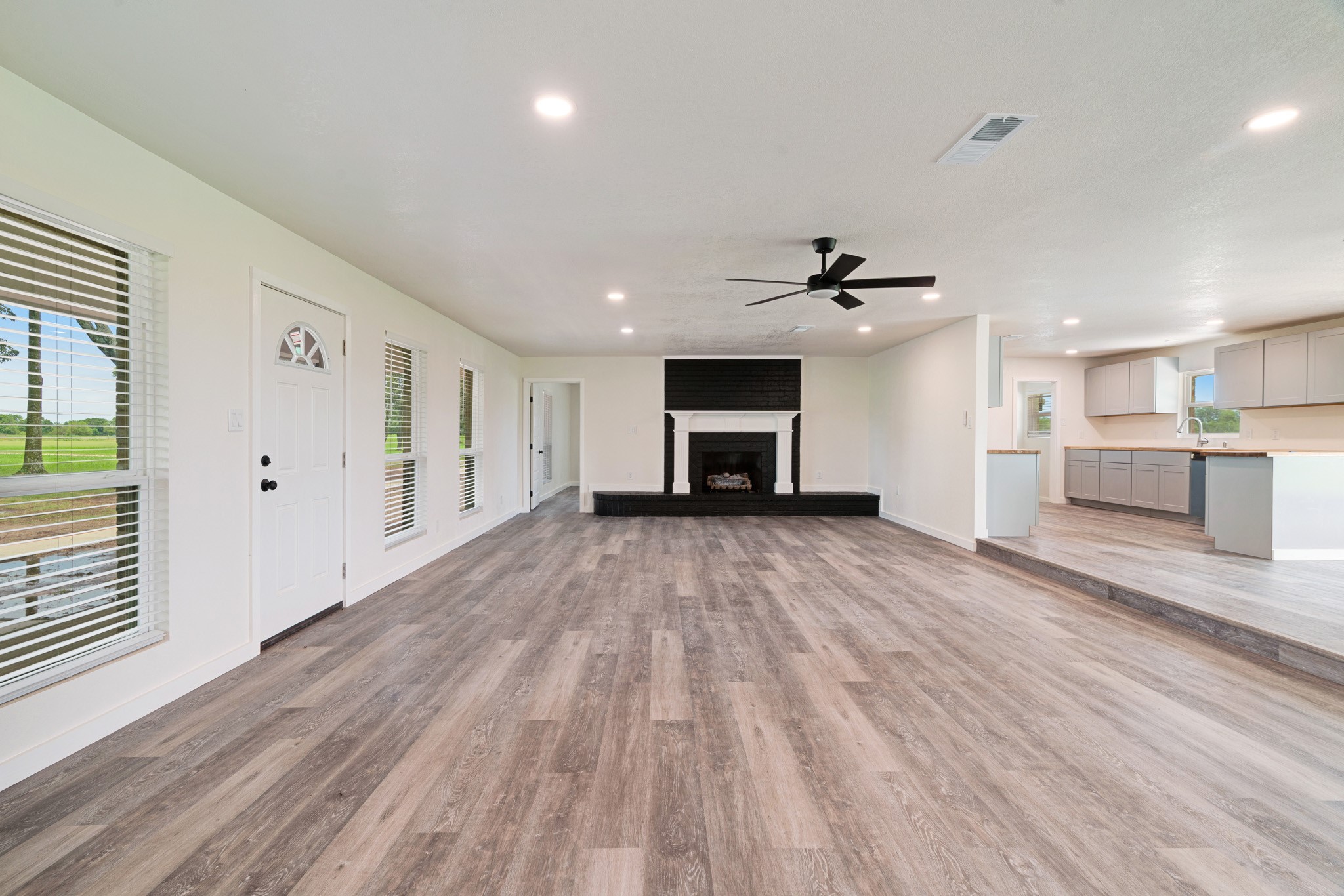 1285 FARM ROAD 196