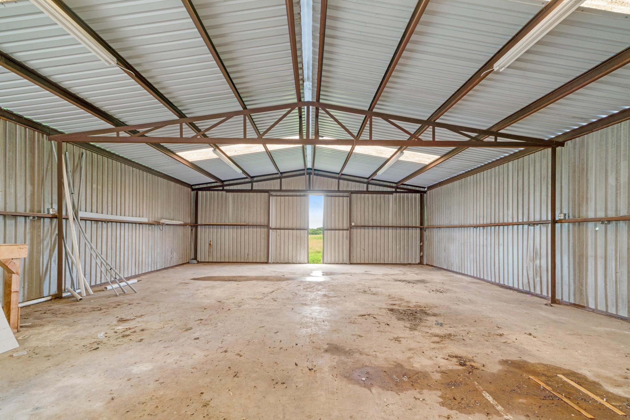 1285 FARM ROAD 196