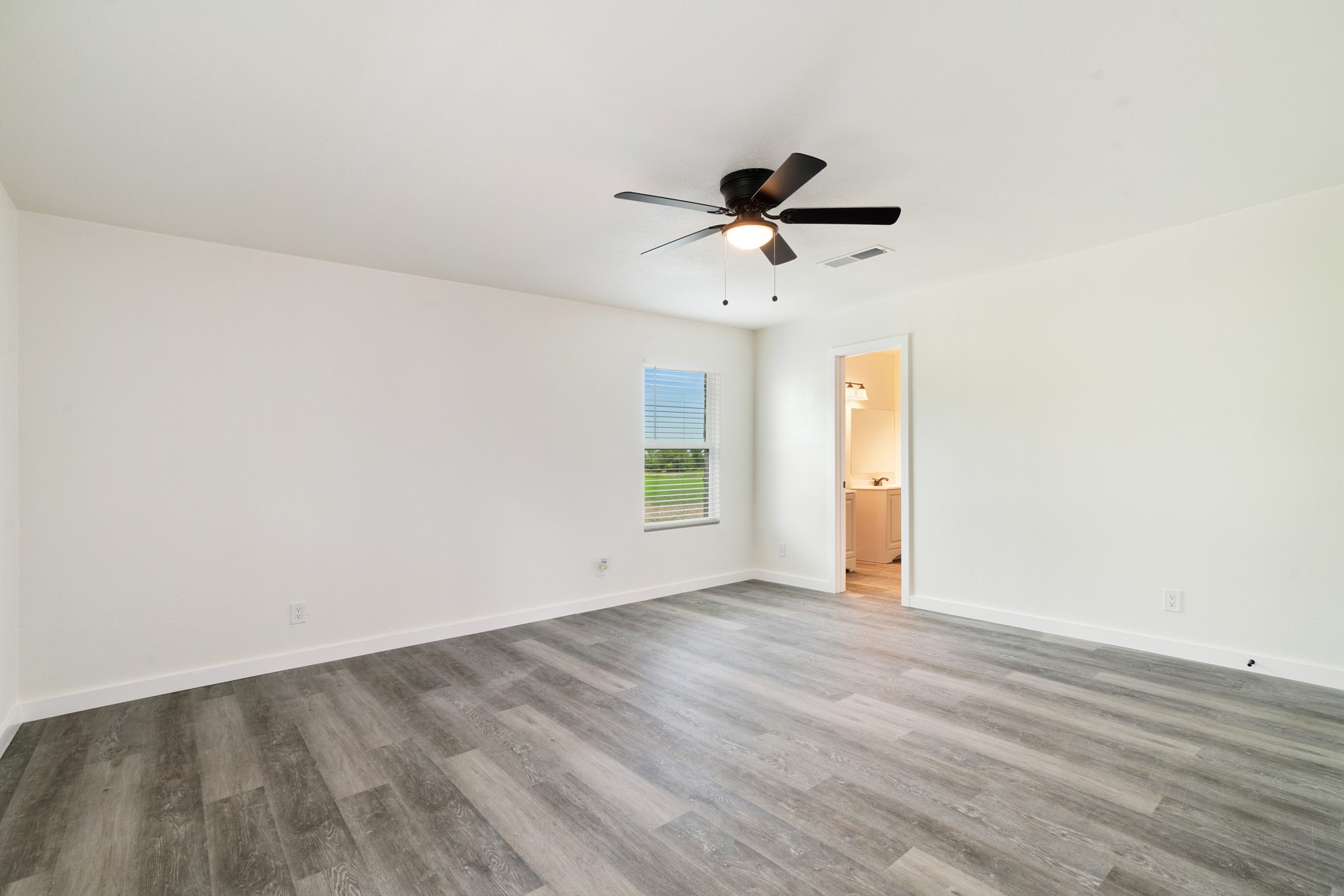 1285 FARM ROAD 196
