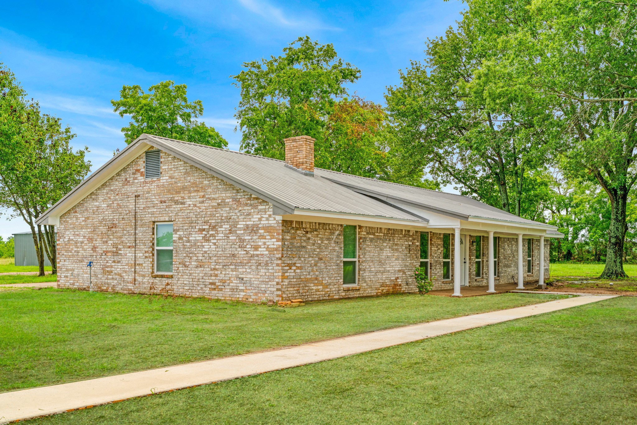 1285 FARM ROAD 196