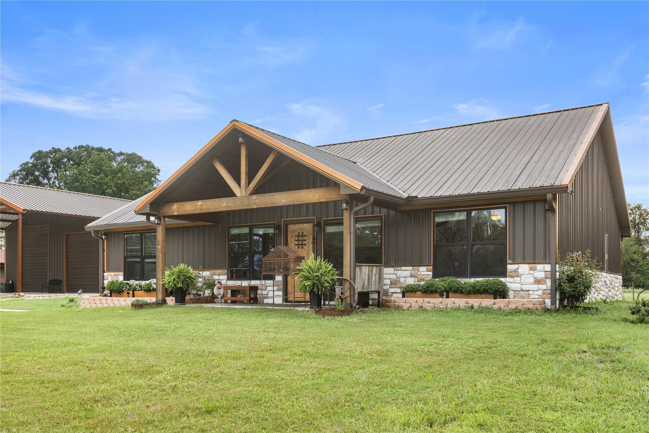13217 Farm Road 195