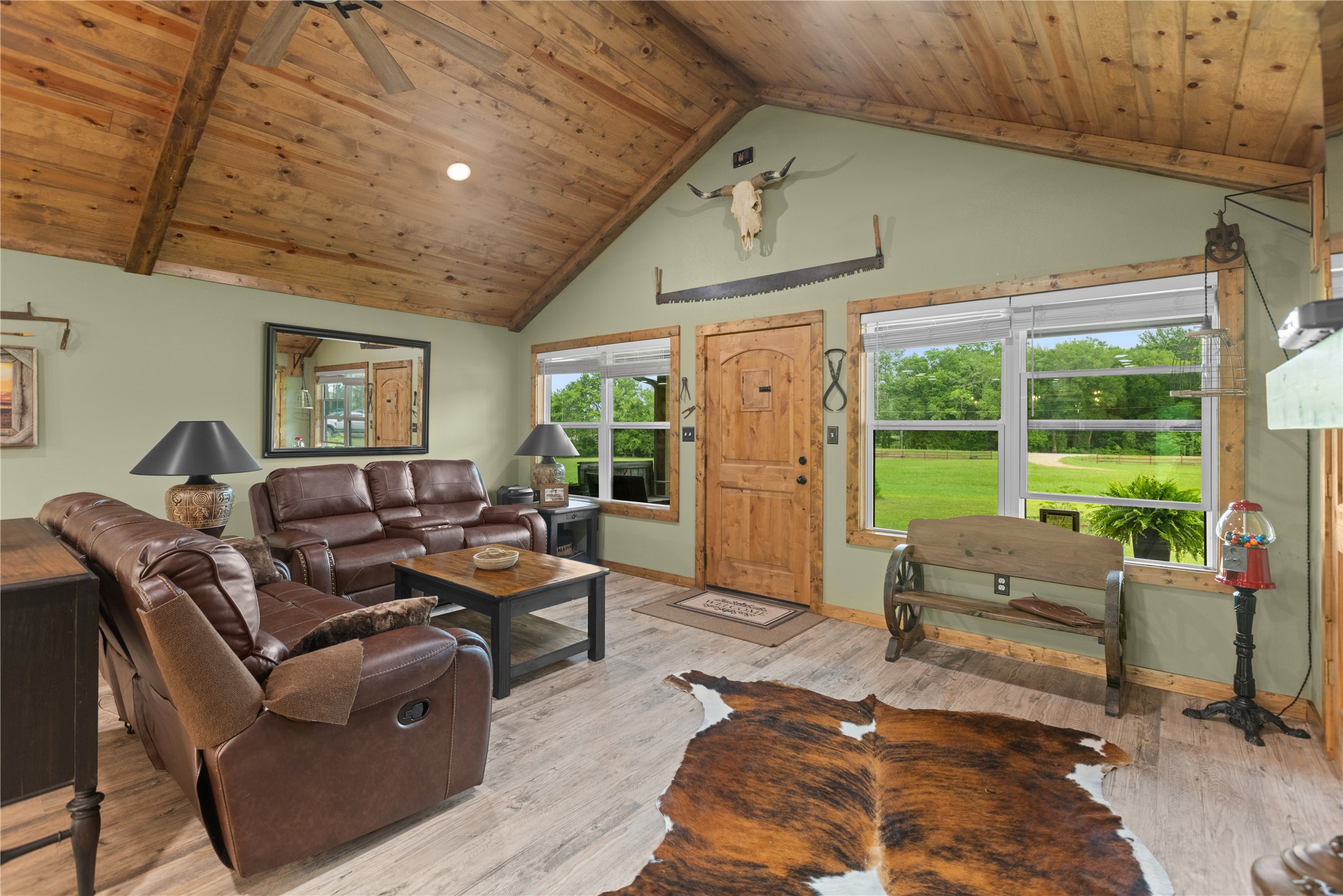 13217 Farm Road 195