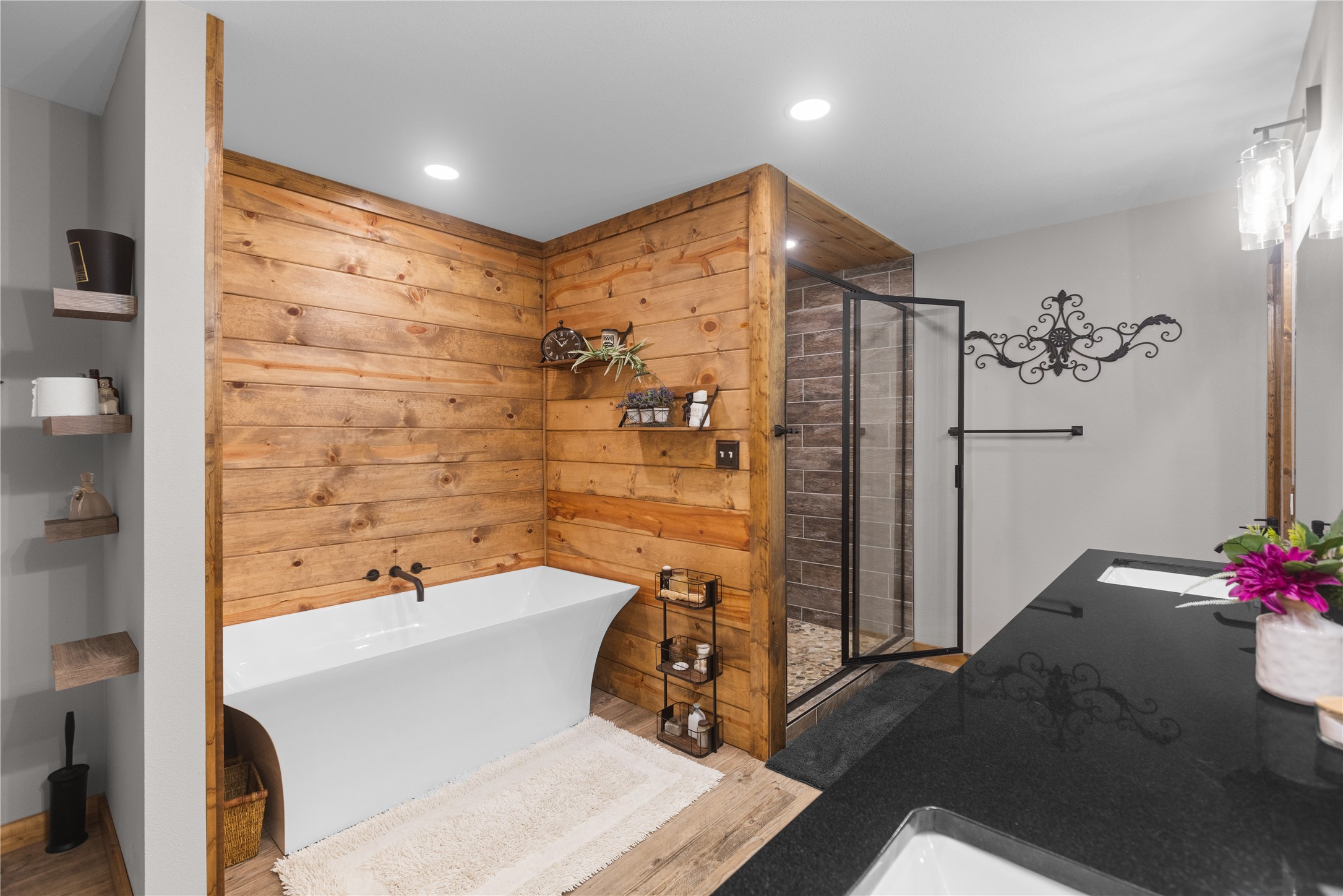 13217 Farm Road 195