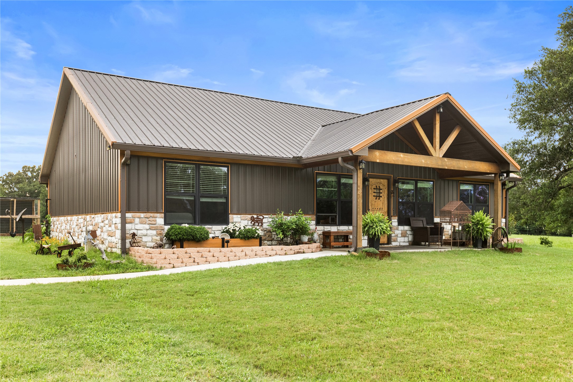 13217 Farm Road 195