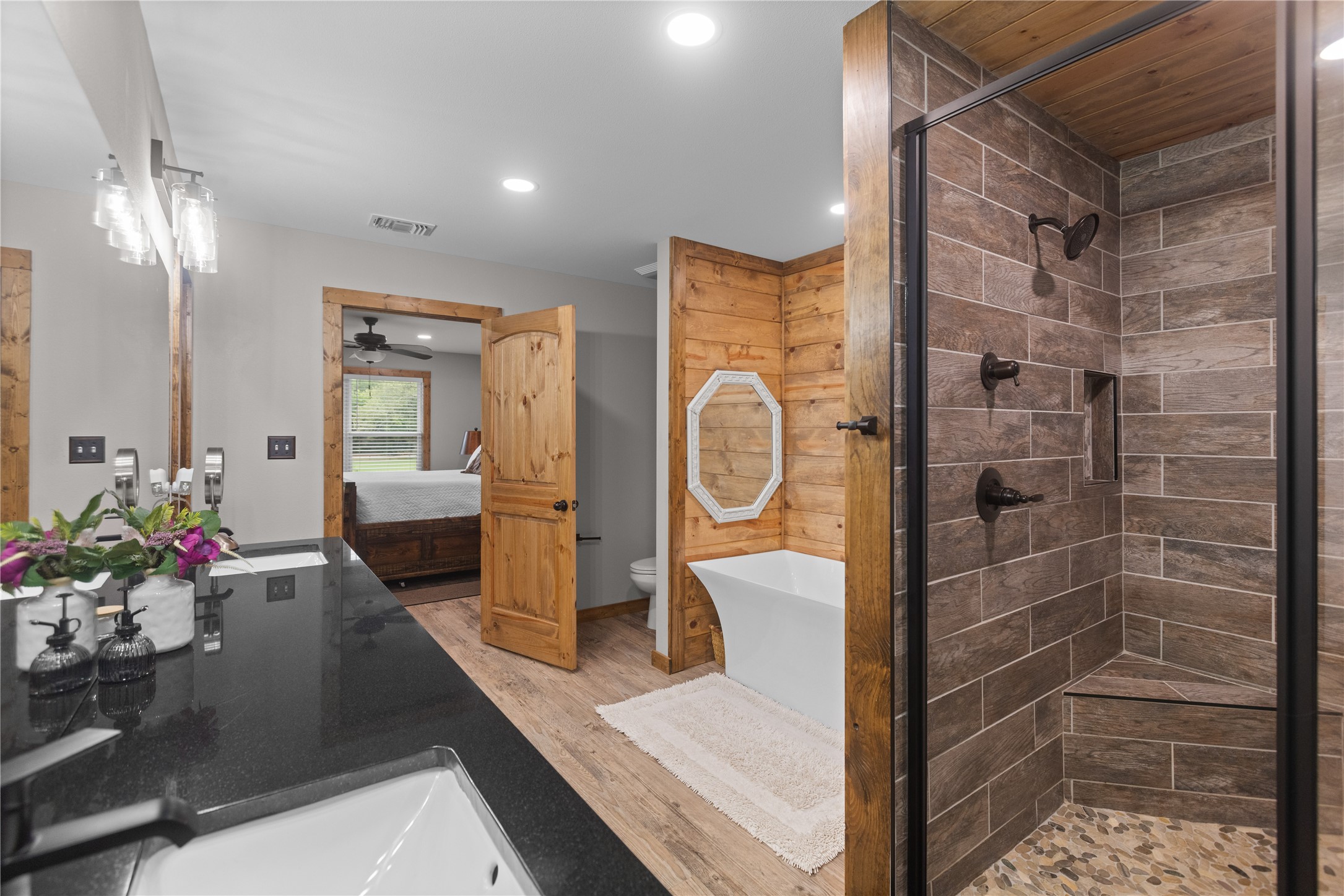 13217 Farm Road 195
