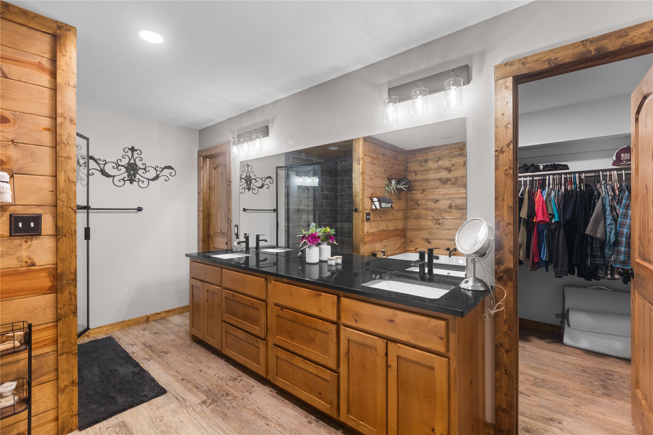 13217 Farm Road 195