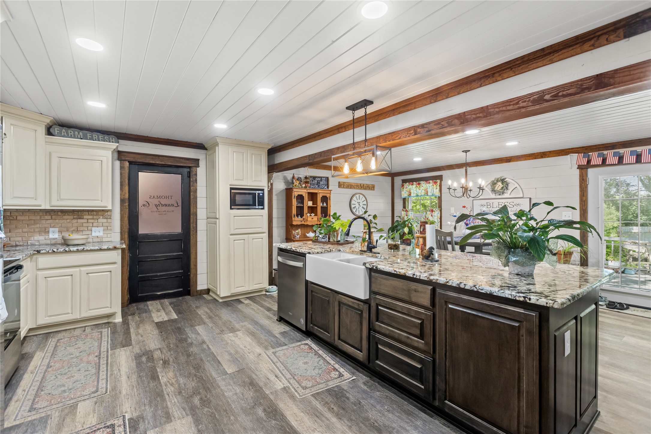 2461 County Road 44800