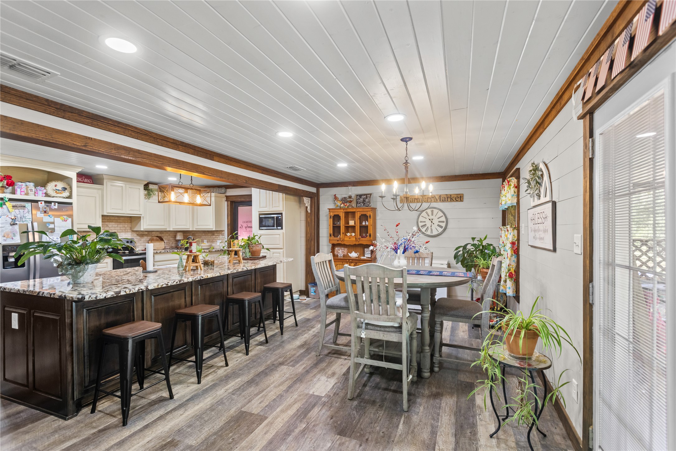 2461 County Road 44800