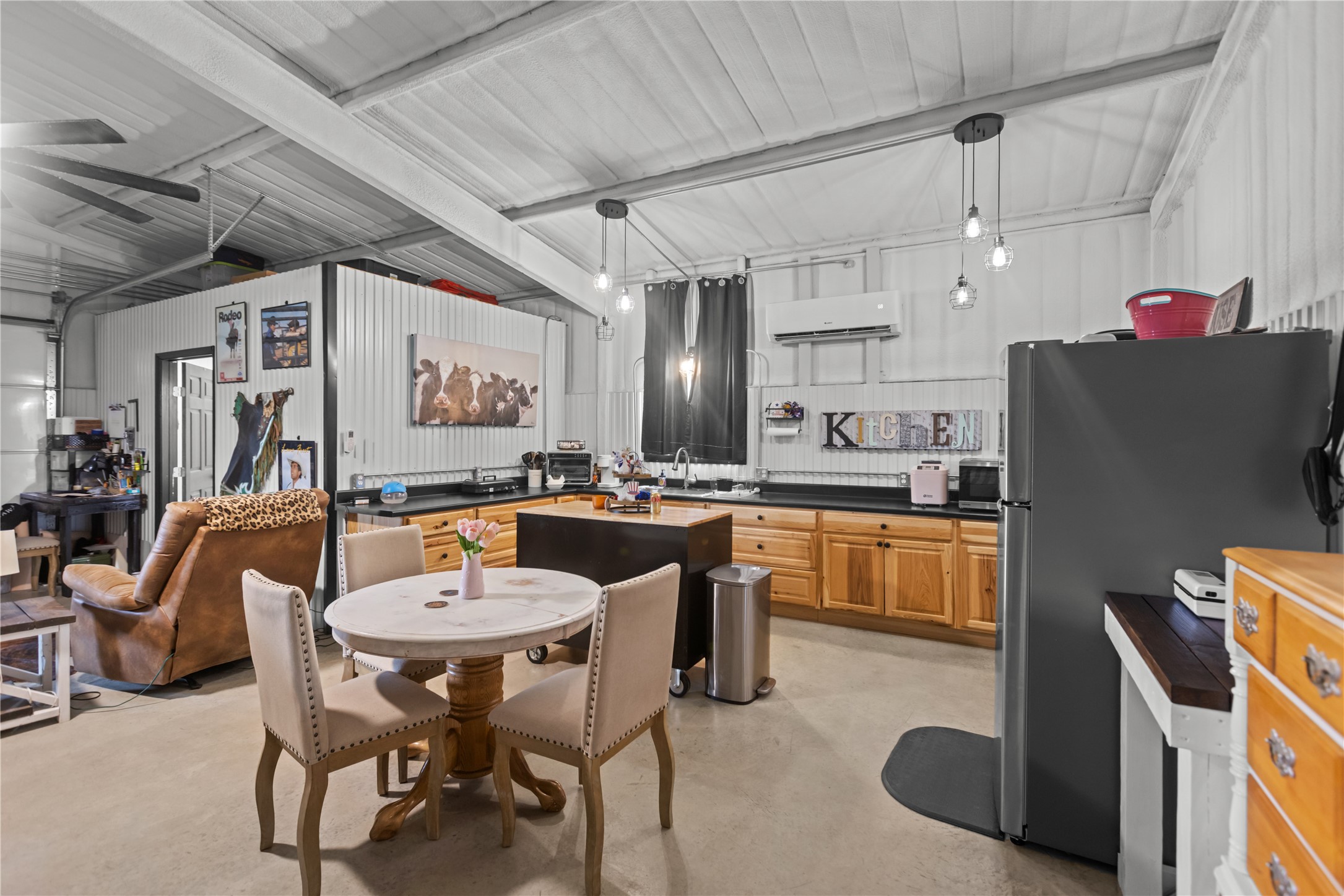 7122 Farm Road 1499