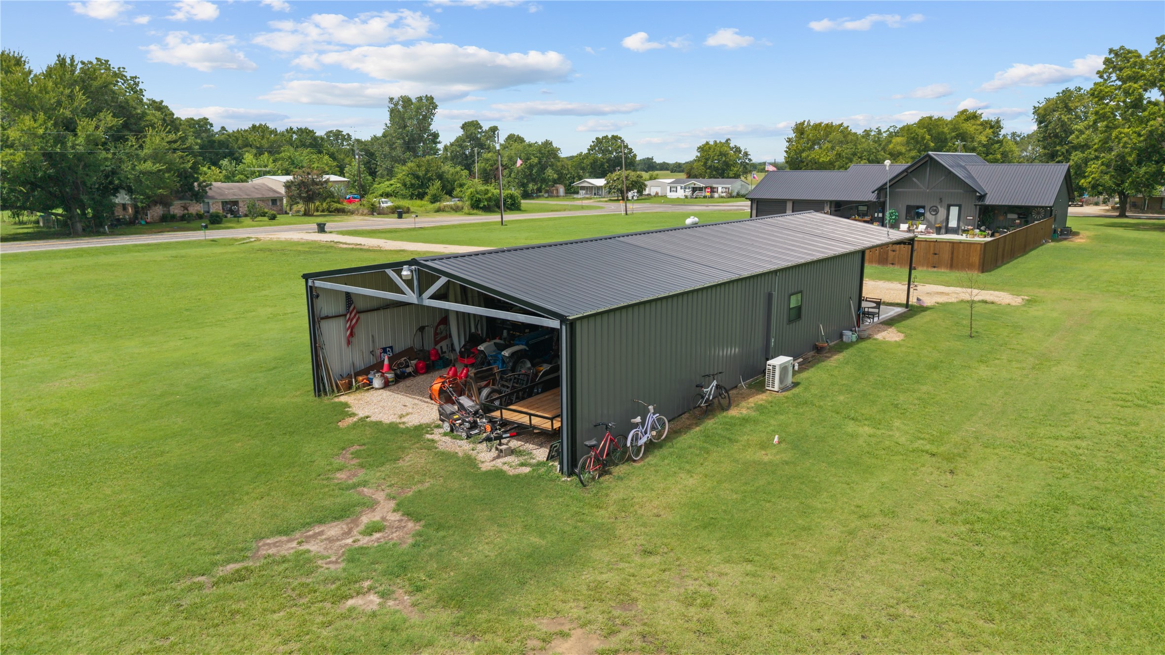 7122 Farm Road 1499
