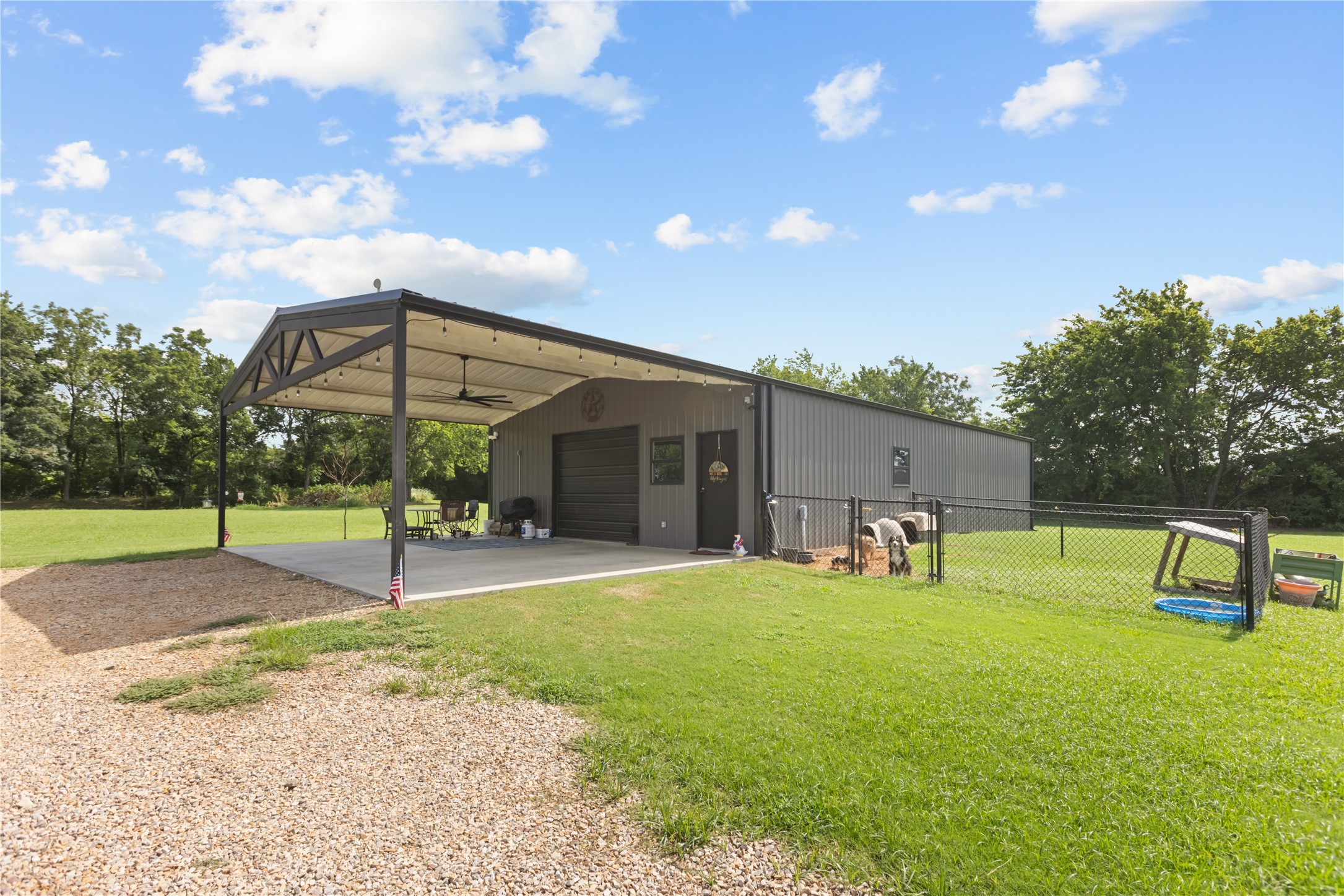 7122 Farm Road 1499