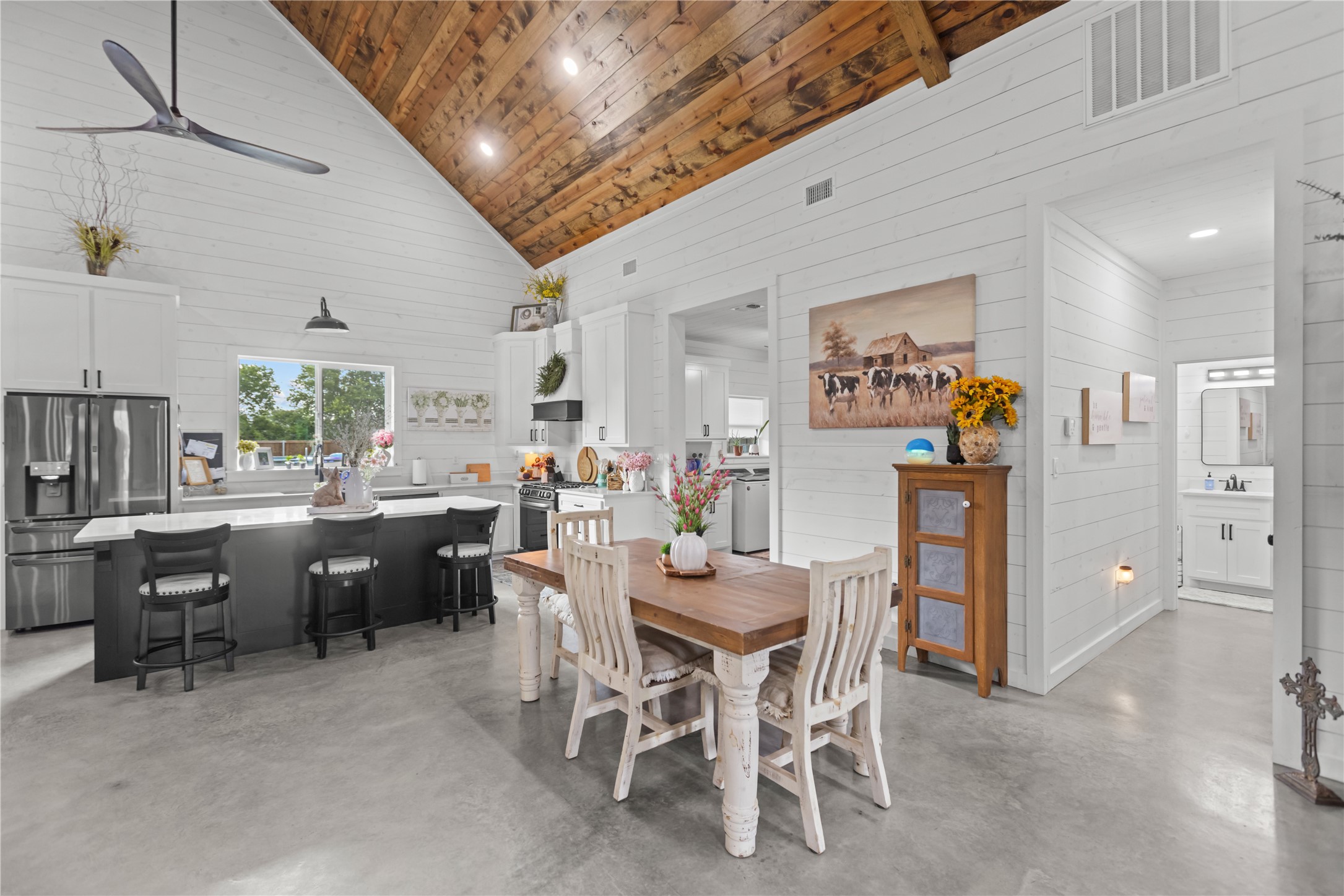 7122 Farm Road 1499
