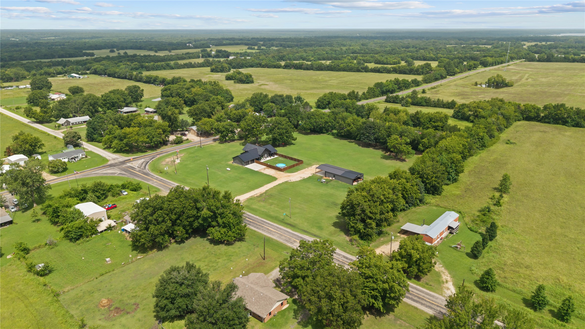 7122 Farm Road 1499