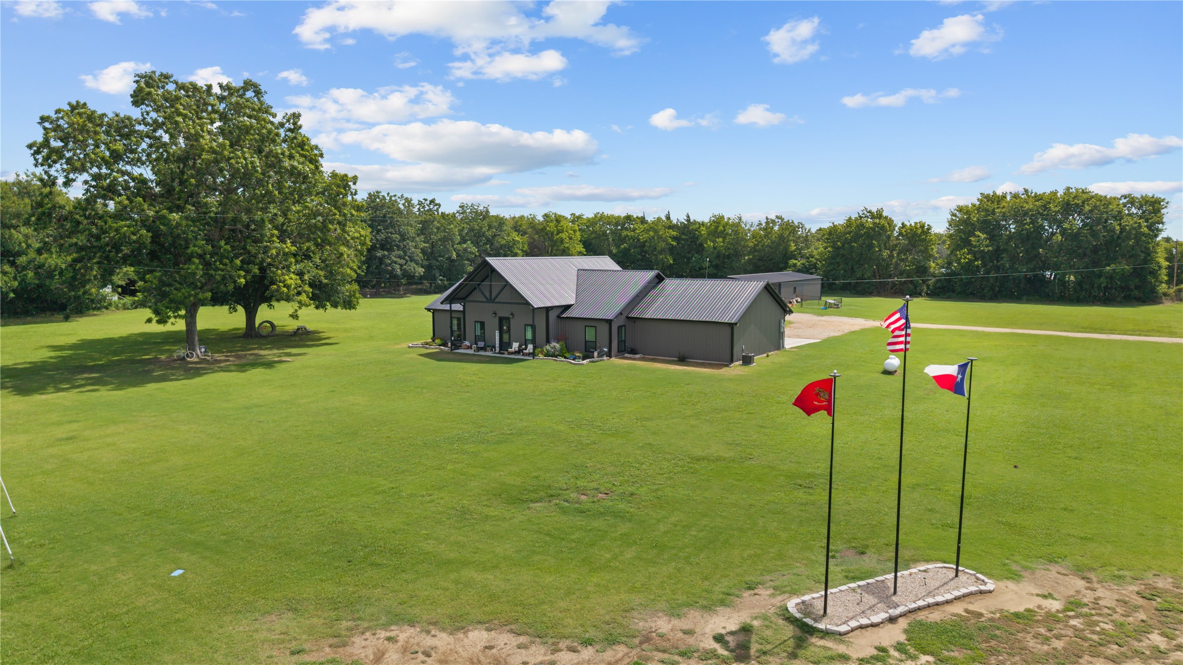 7122 Farm Road 1499