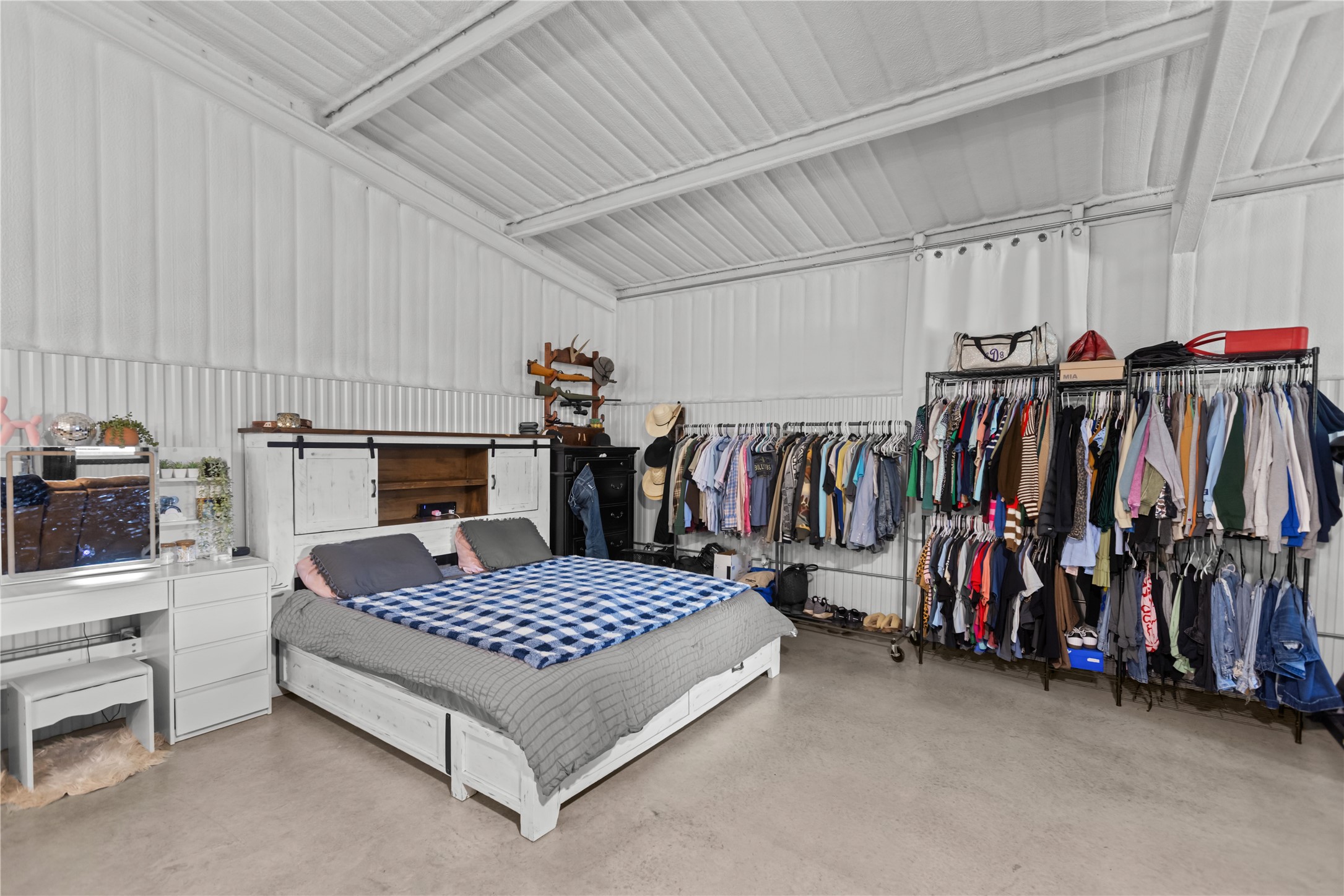 7122 Farm Road 1499