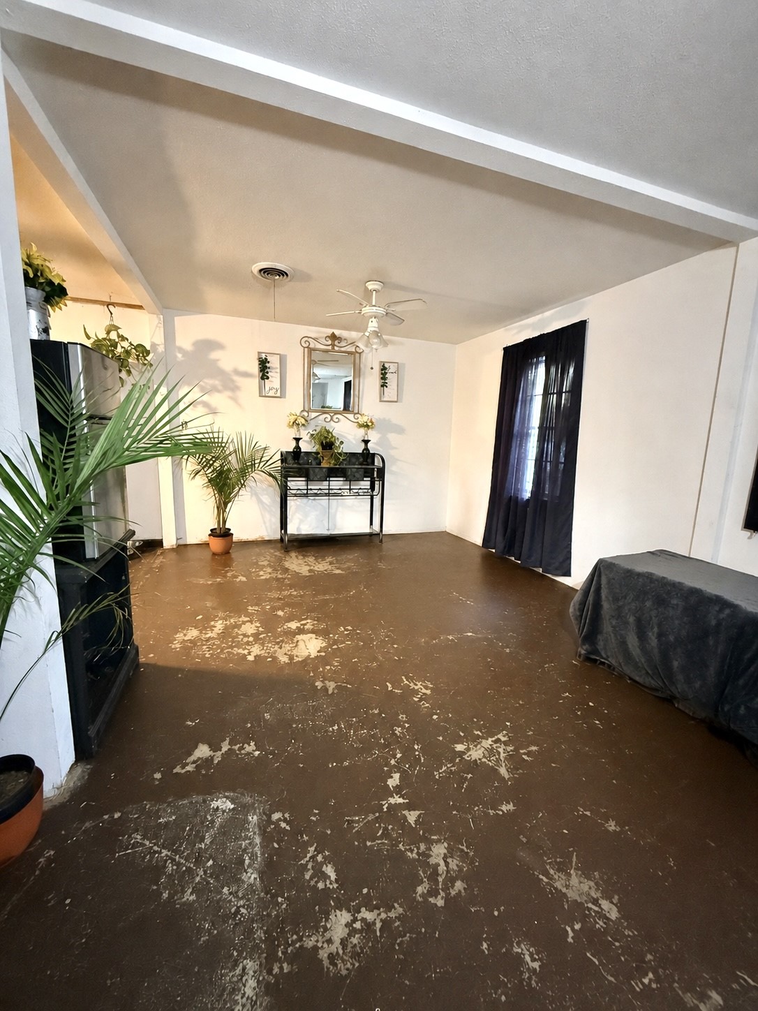 150 E Cooper Street