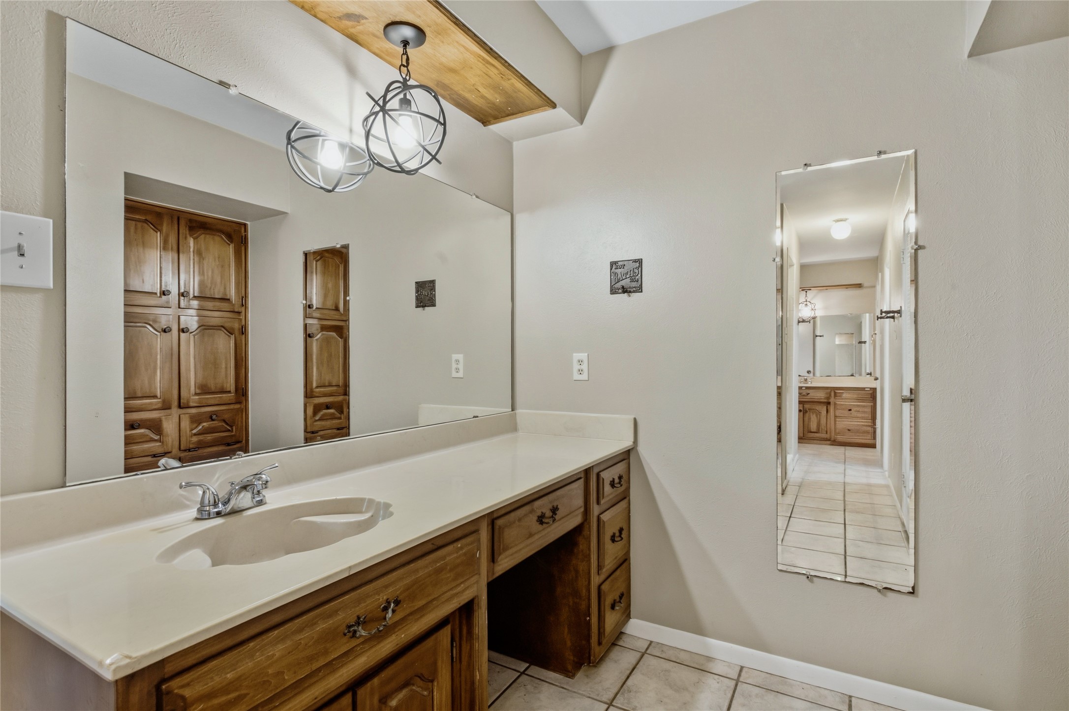 1610 Archer Circle