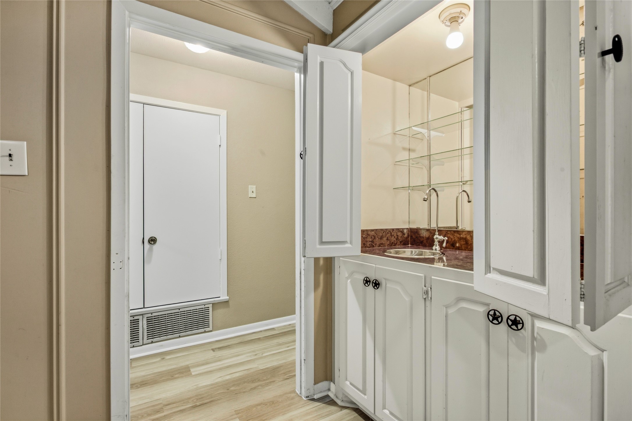 1610 Archer Circle
