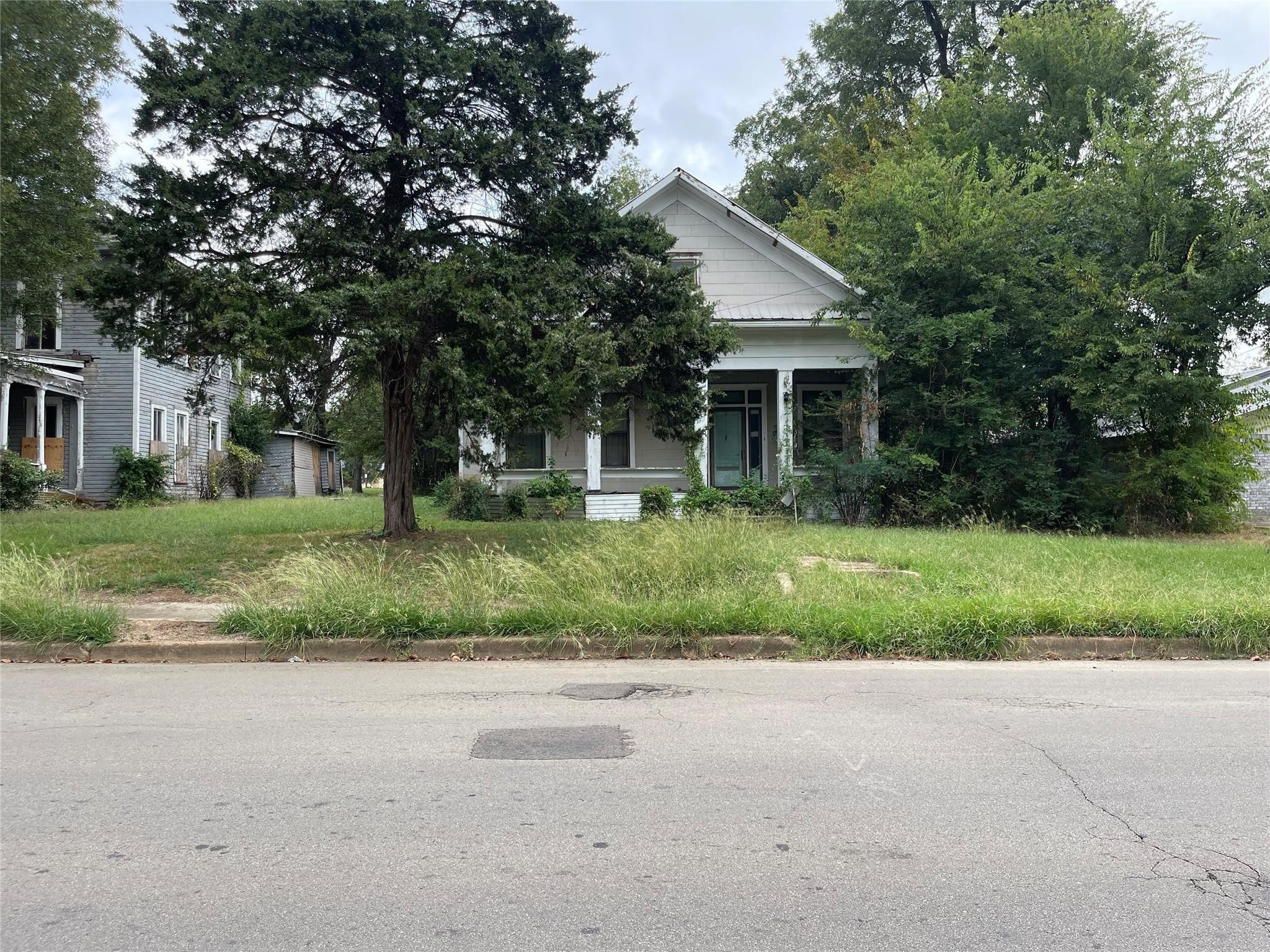 317 SE 6th