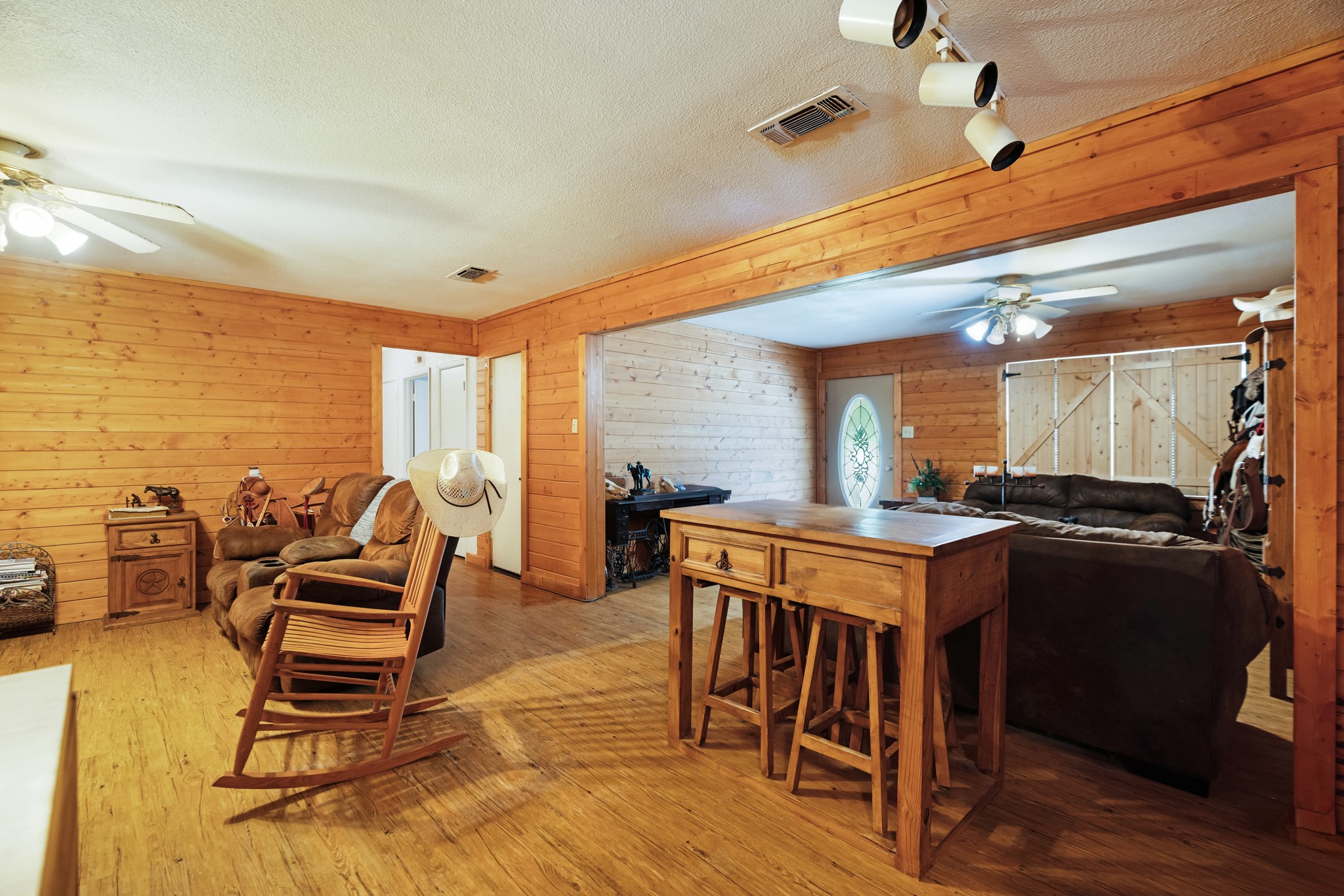 2606 Farm Road 412
