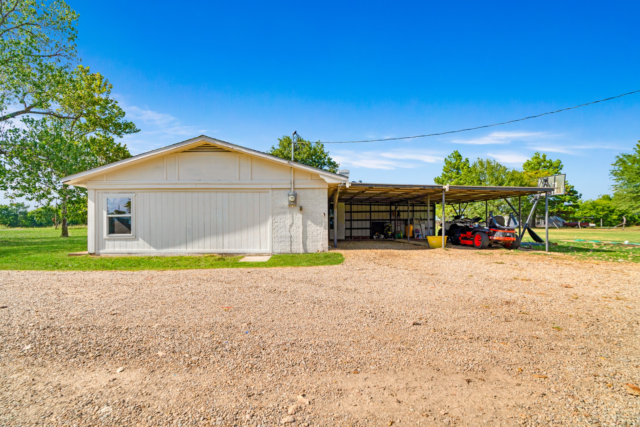 4237 FARM ROAD 196