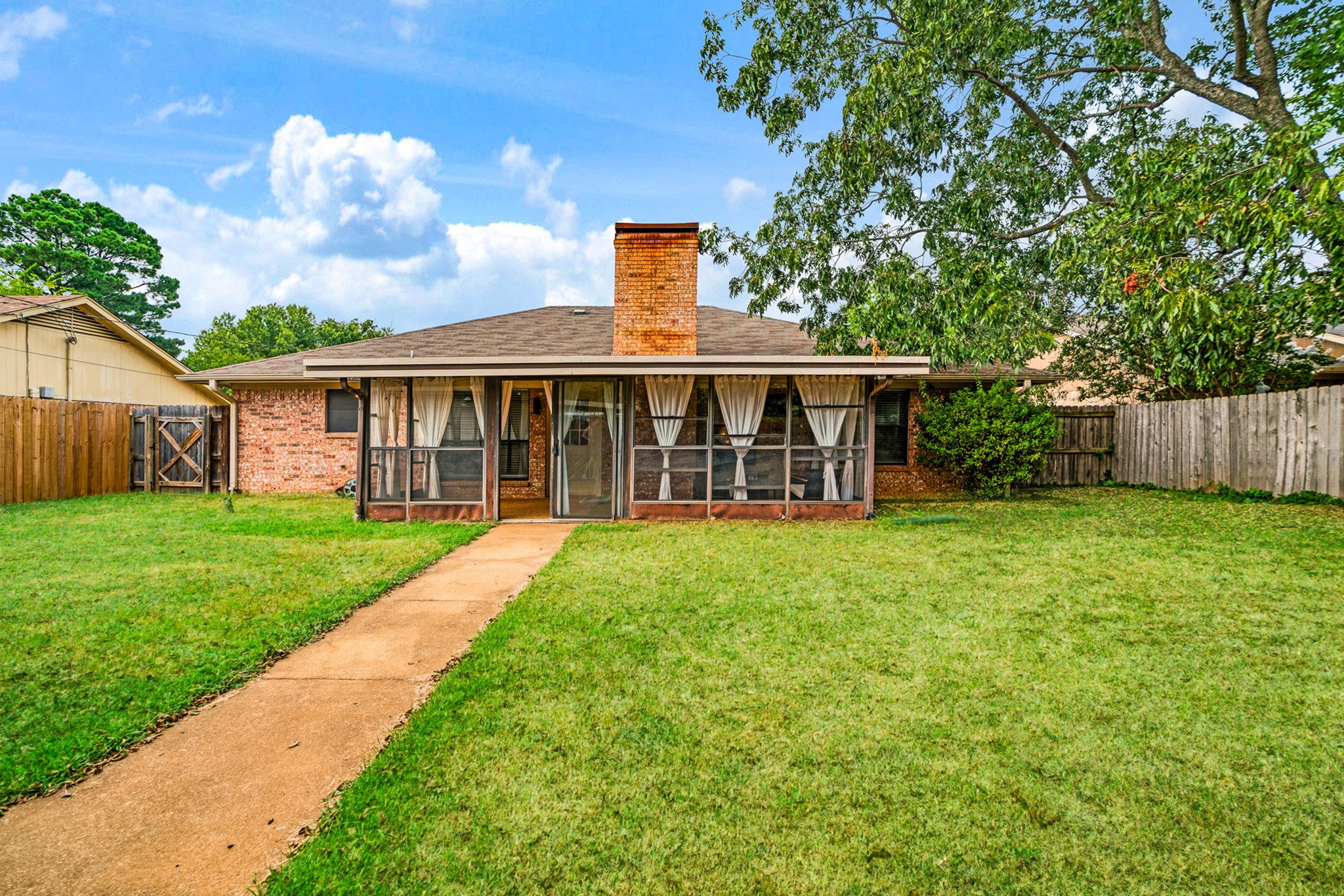 2710 Ballard Drive