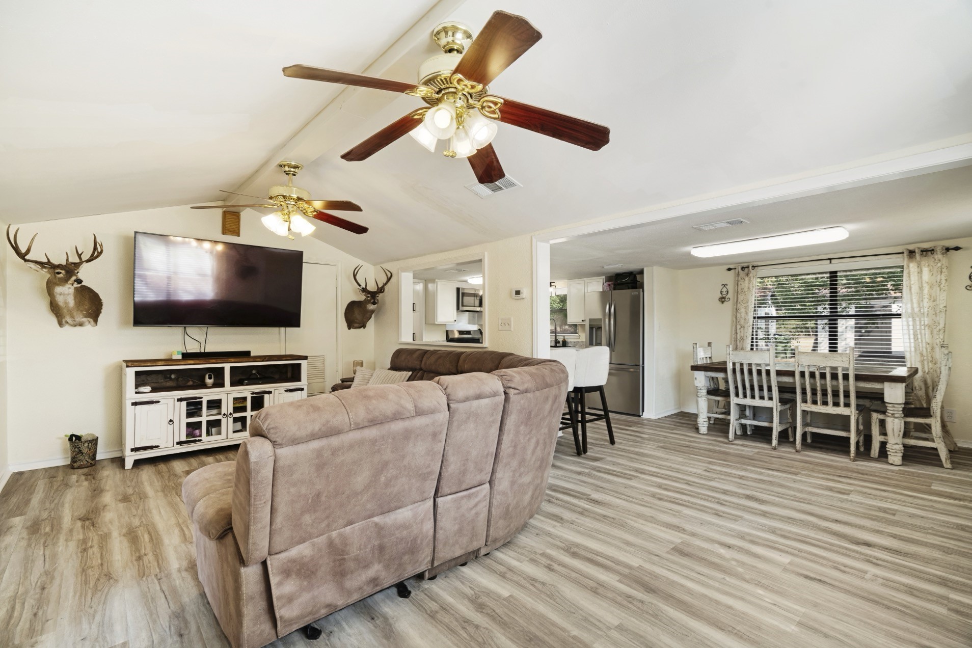 4232 Farm Road 196 N