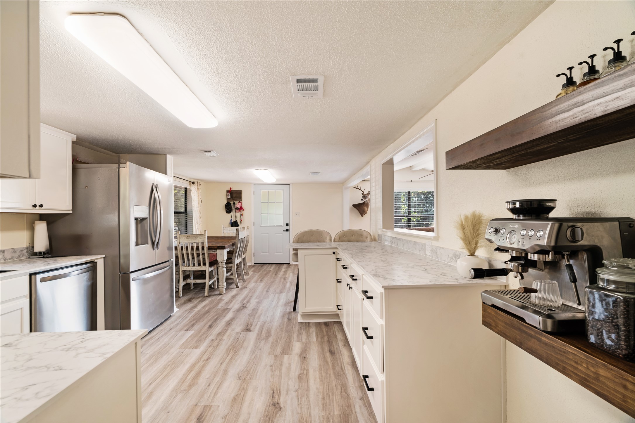 4232 Farm Road 196 N
