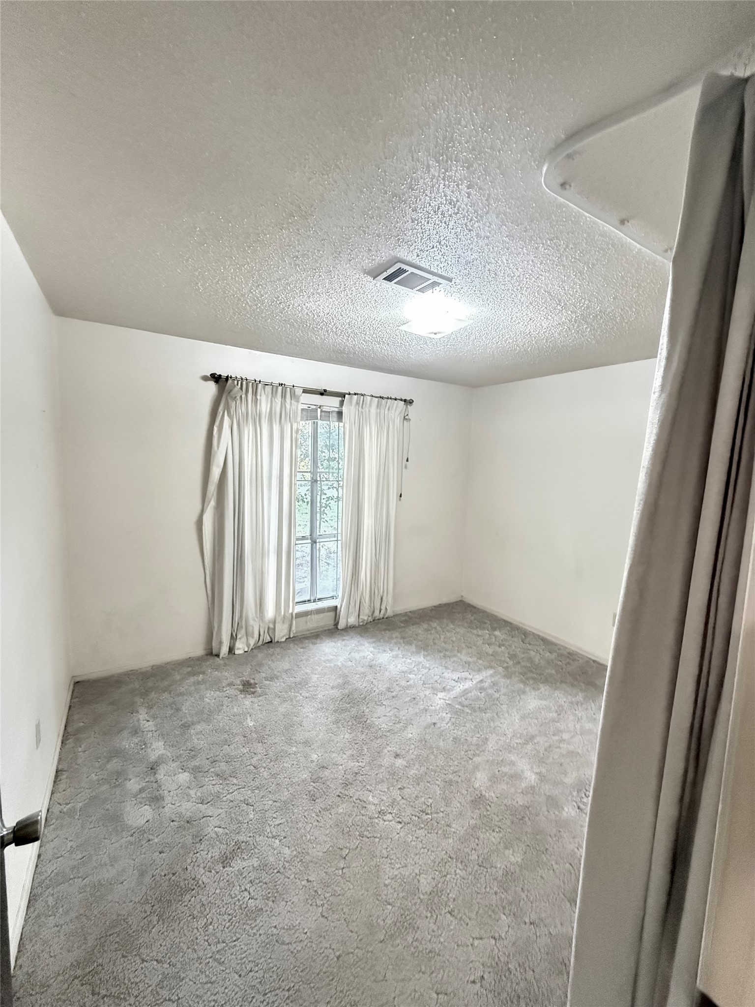 701 W 9TH Street