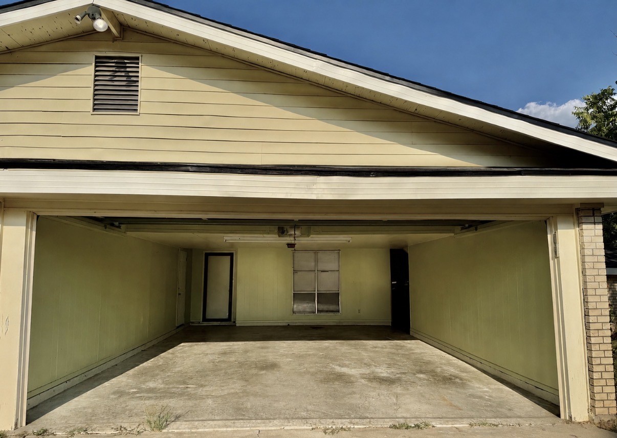 701 W 9TH Street