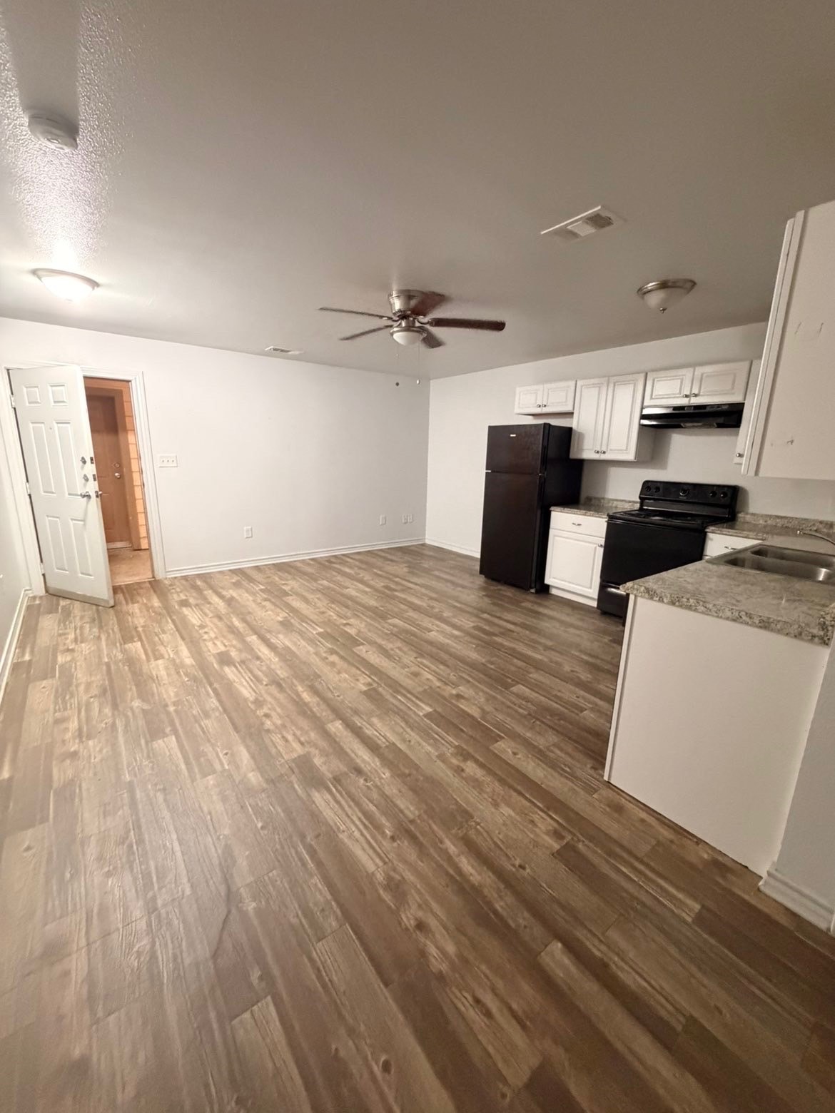 2905 Clarksville Street 208