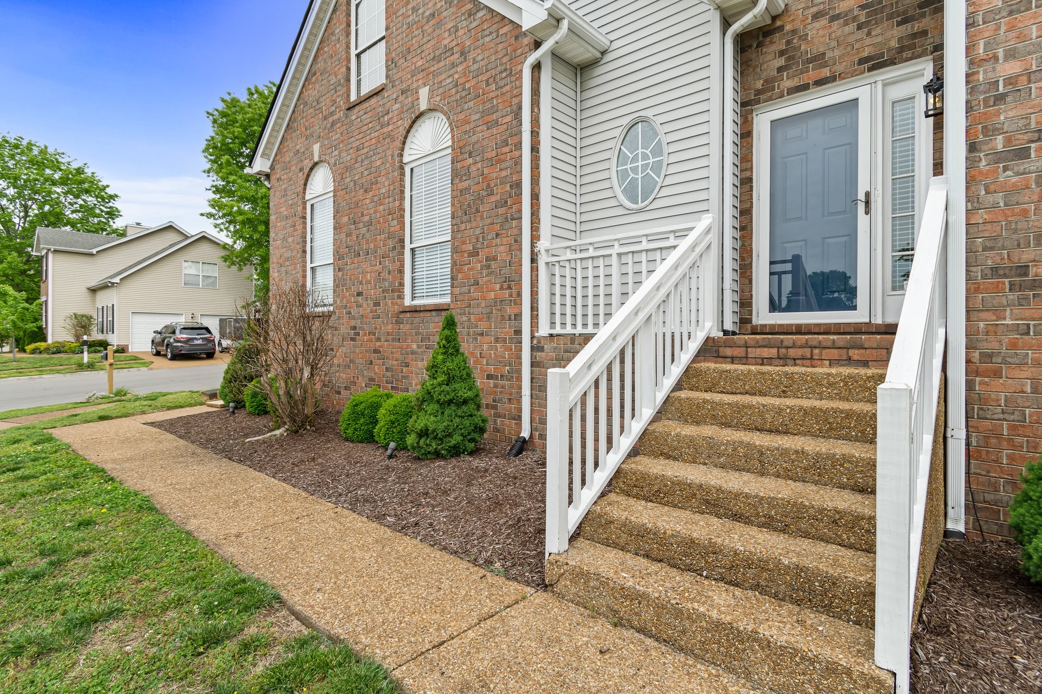 202 Golden Leaf Ct