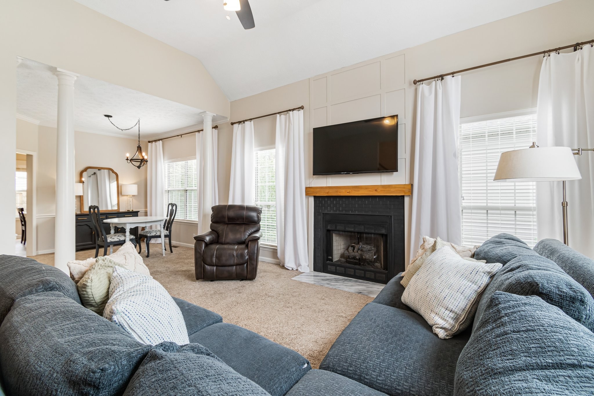 202 Golden Leaf Ct