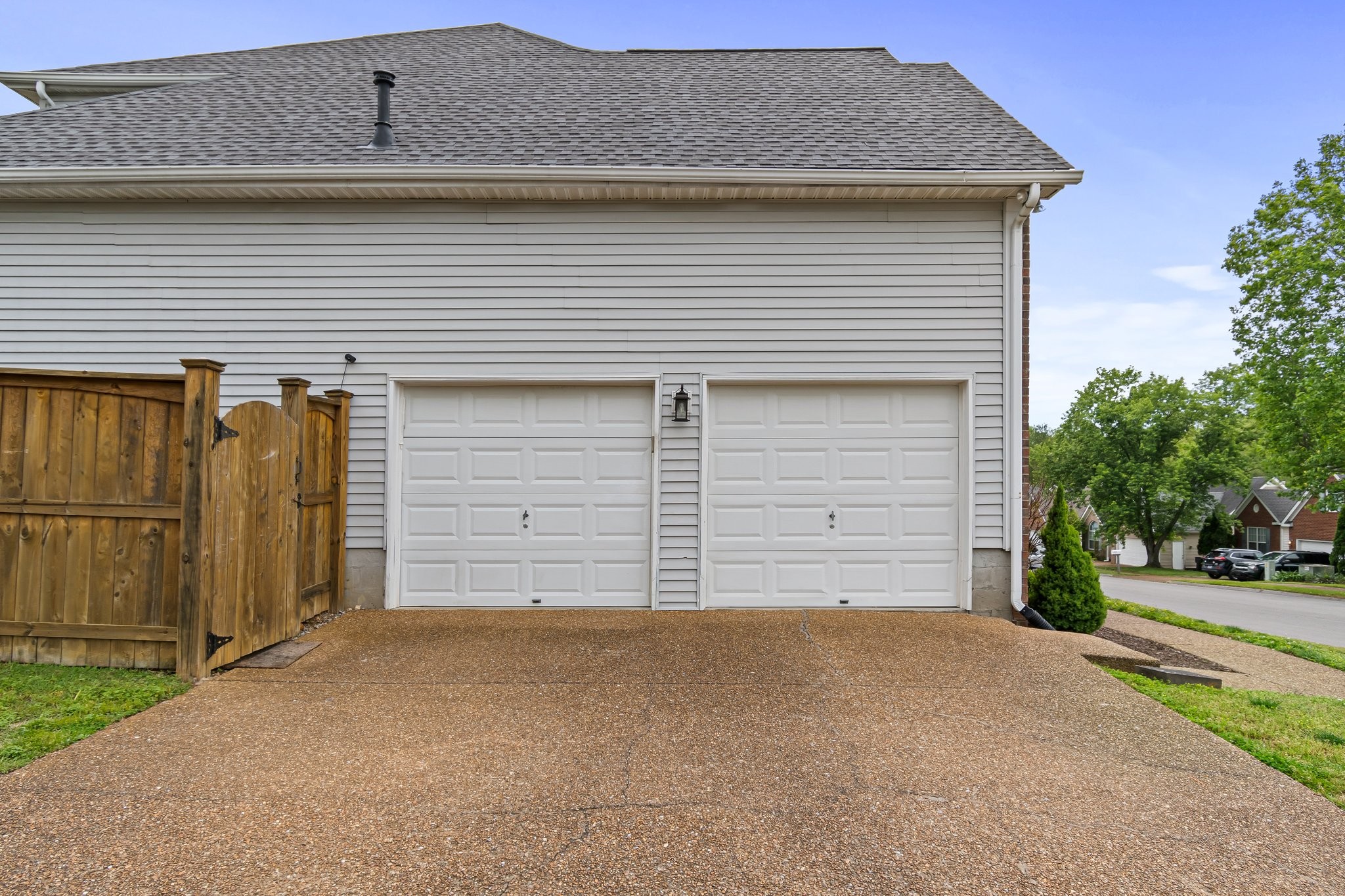 202 Golden Leaf Ct