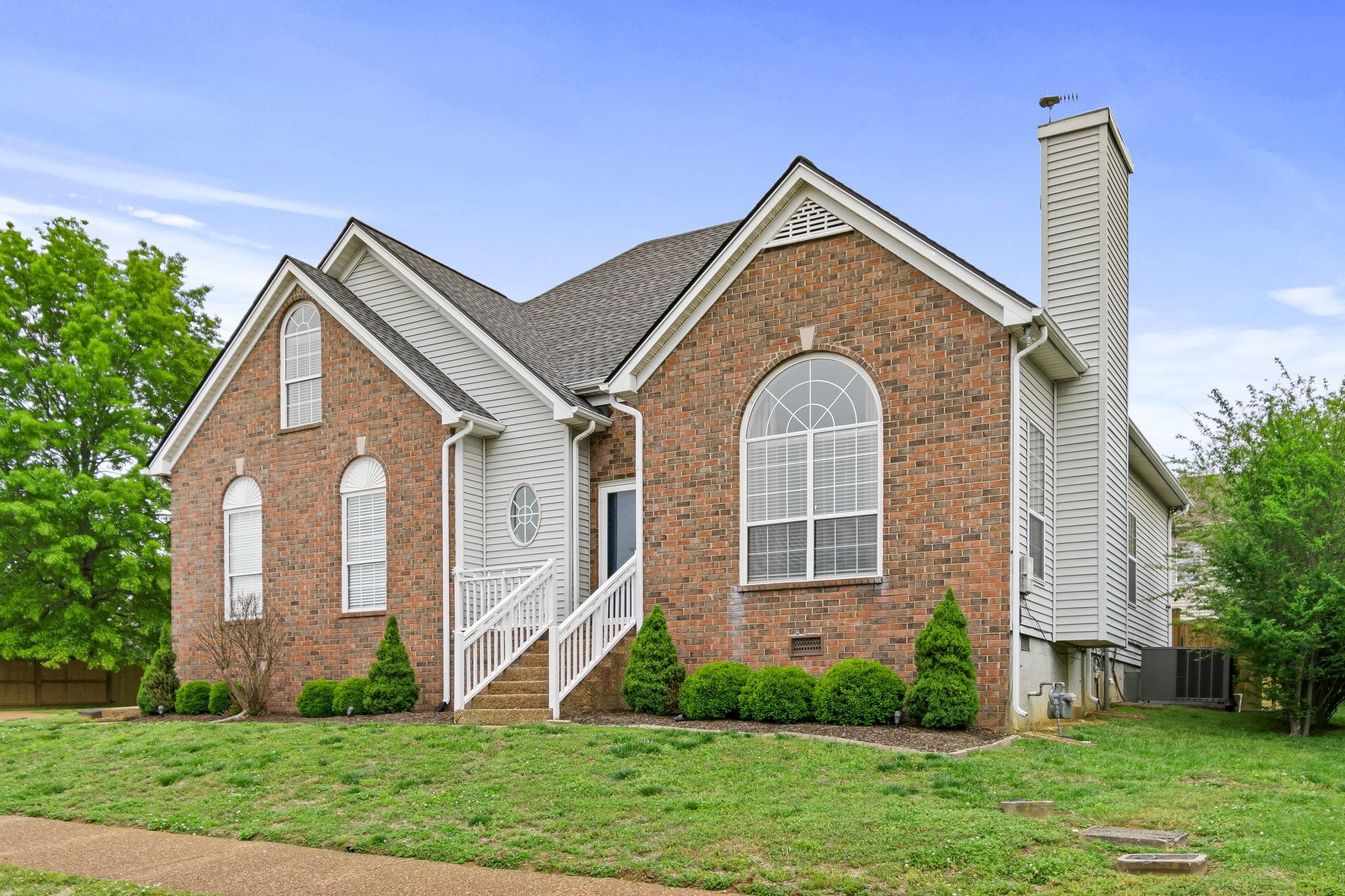 202 Golden Leaf Ct