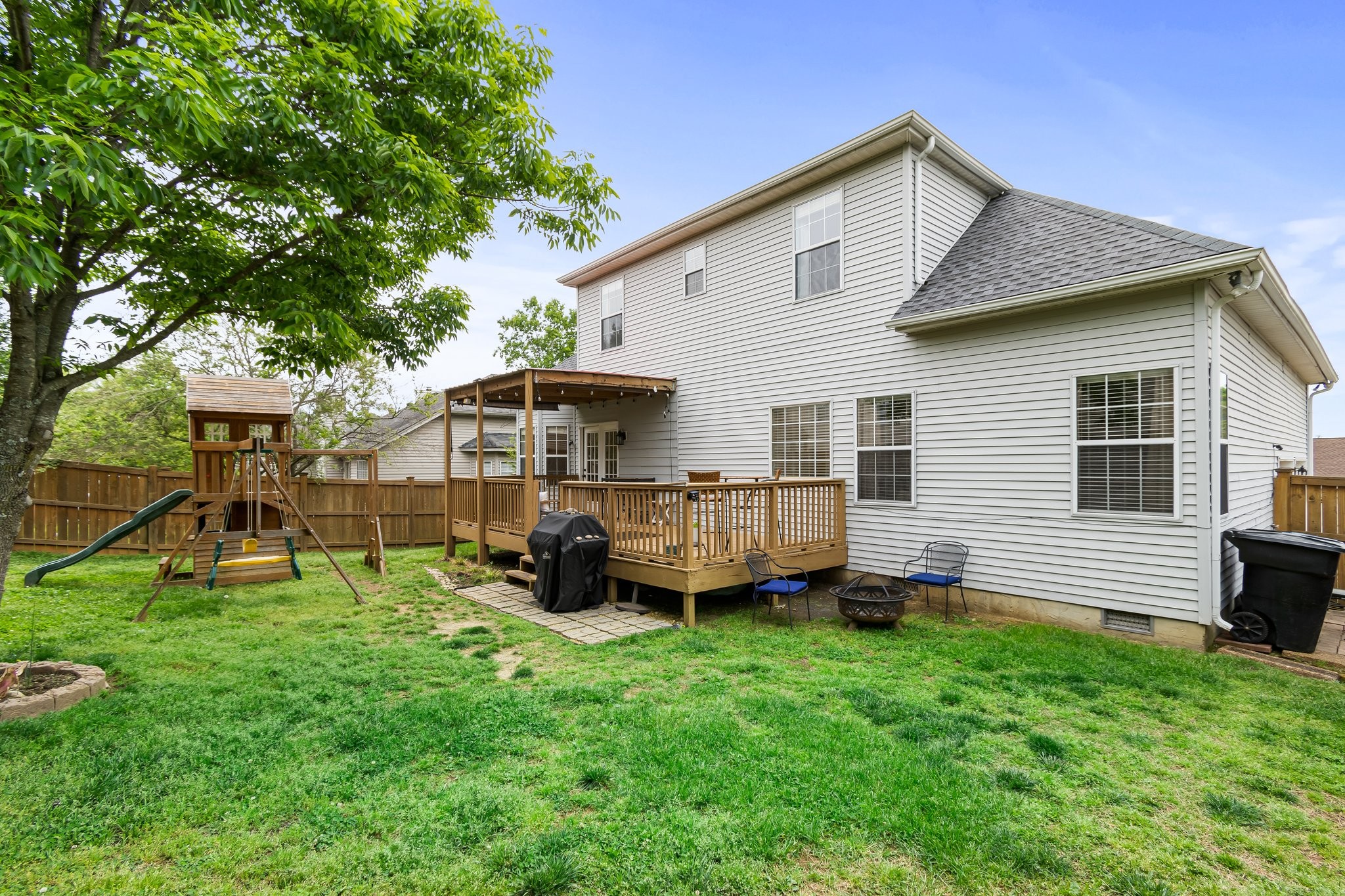 202 Golden Leaf Ct