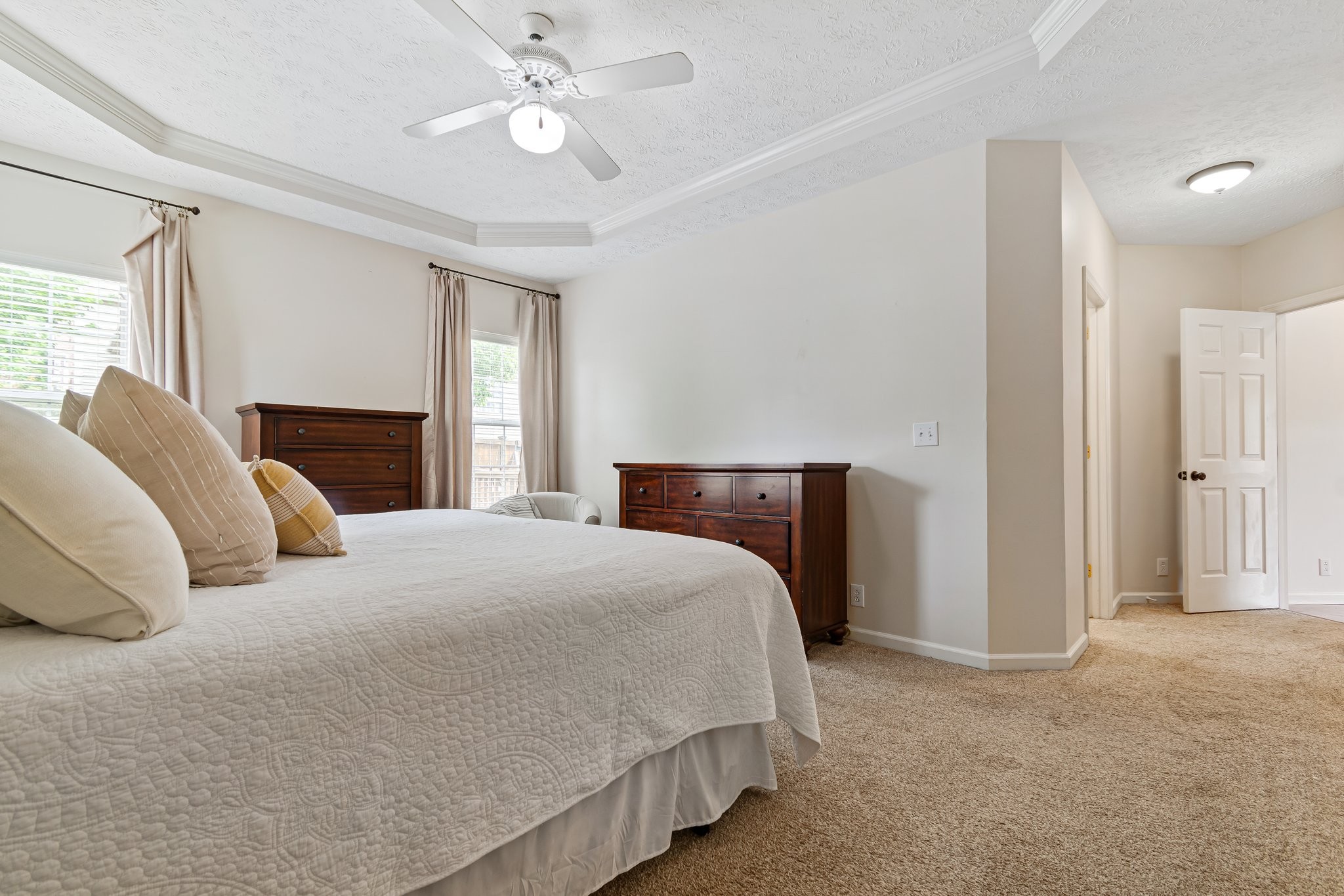 202 Golden Leaf Ct
