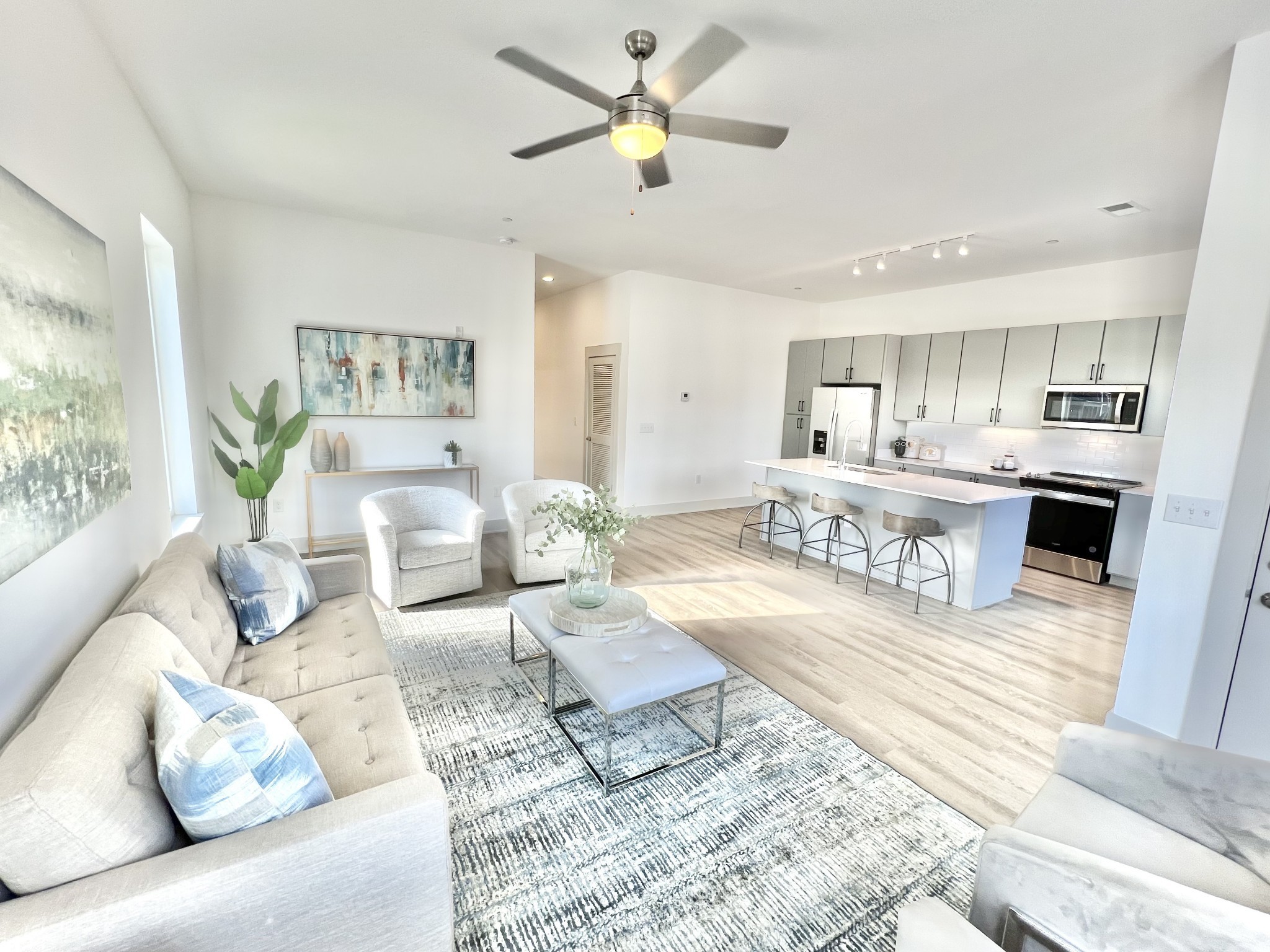542 Southgate Ave Unit: 104
