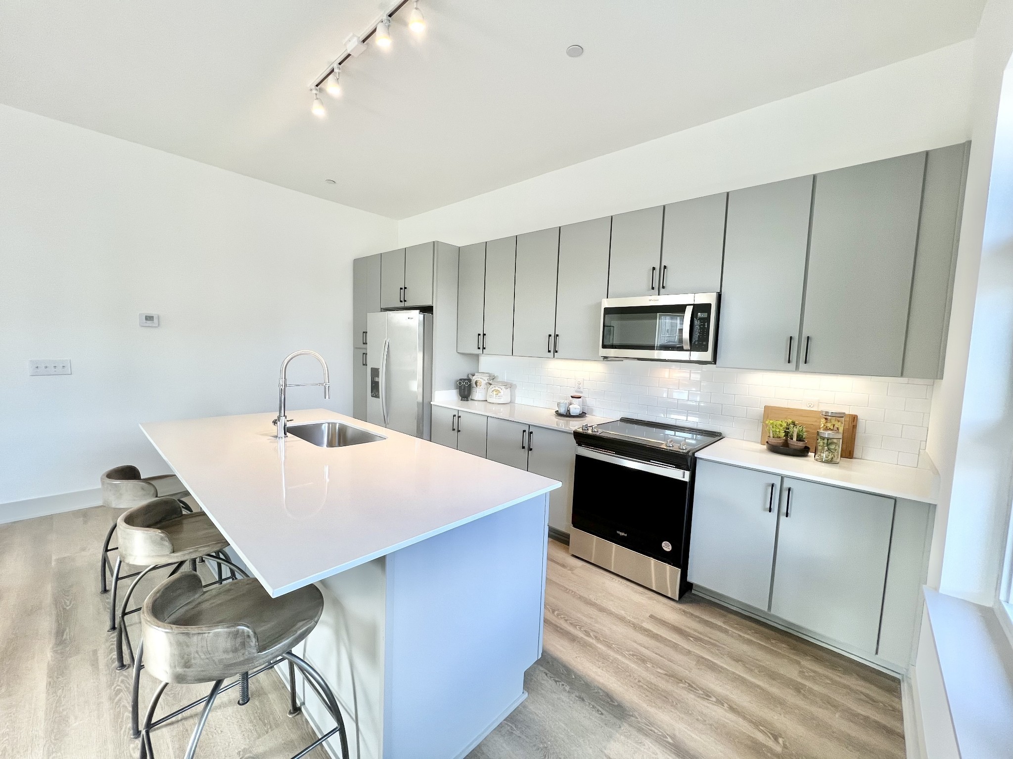 542 Southgate Ave Unit: 104