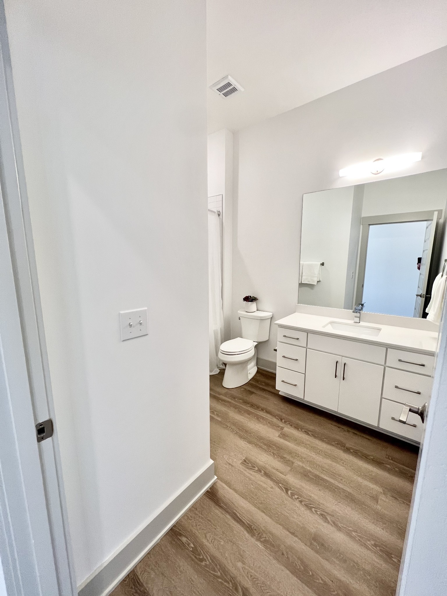542 Southgate Ave Unit: 104