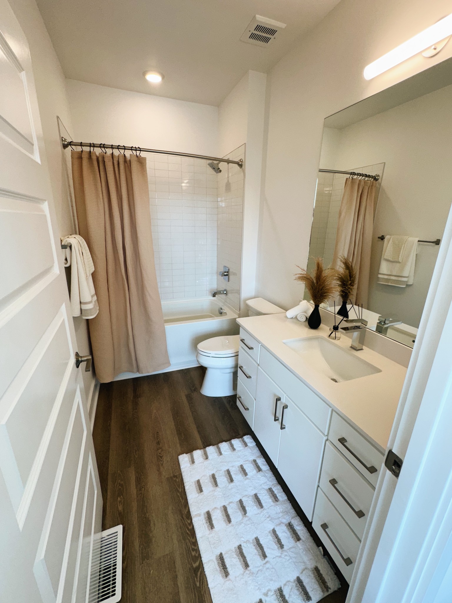 542 Southgate Ave Unit: 223