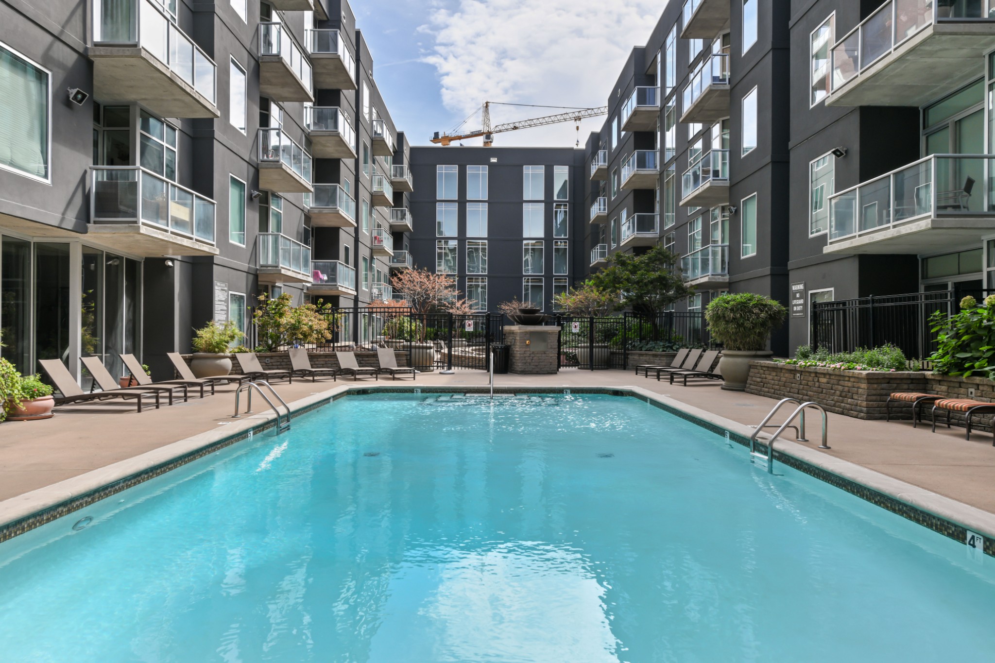 600 12th Ave, S Unit: 1207