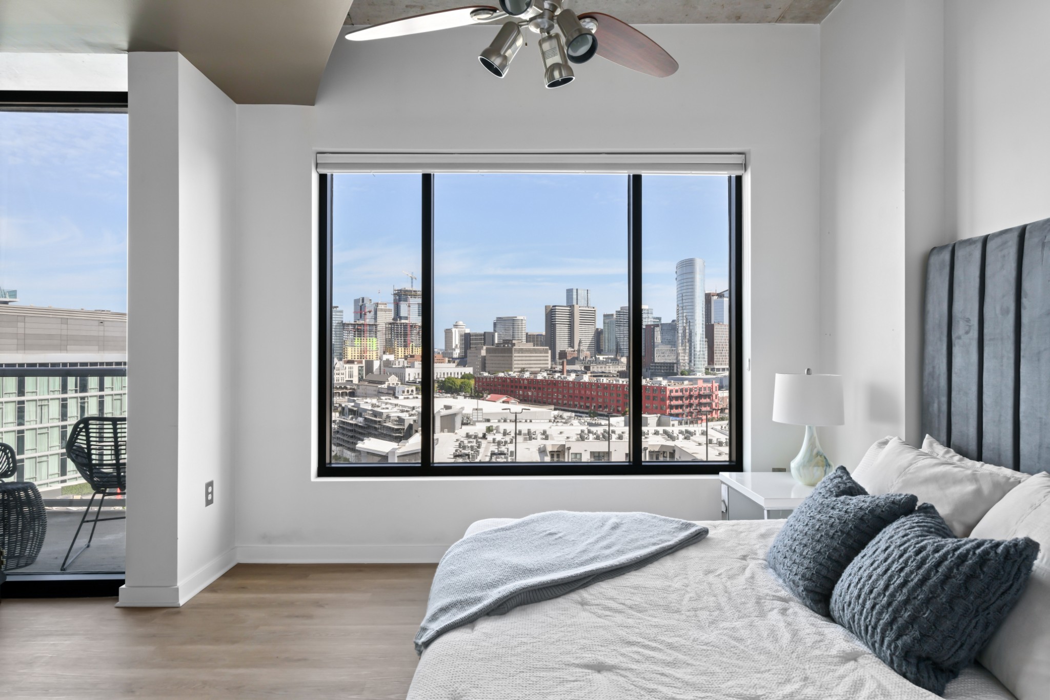 600 12th Ave, S Unit: 1207