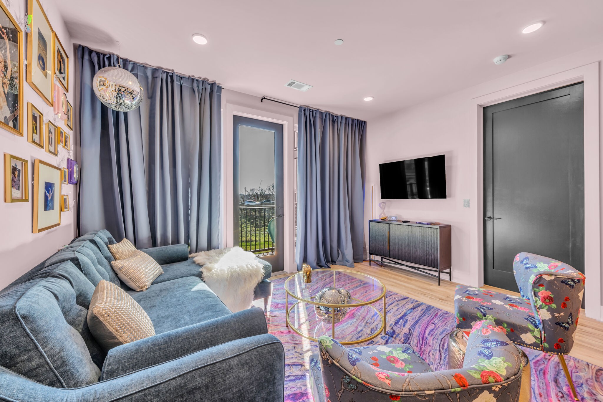 245 Hermitage Ave #306