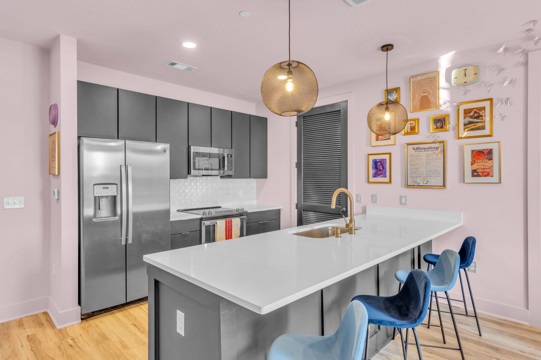 245 Hermitage Ave #306