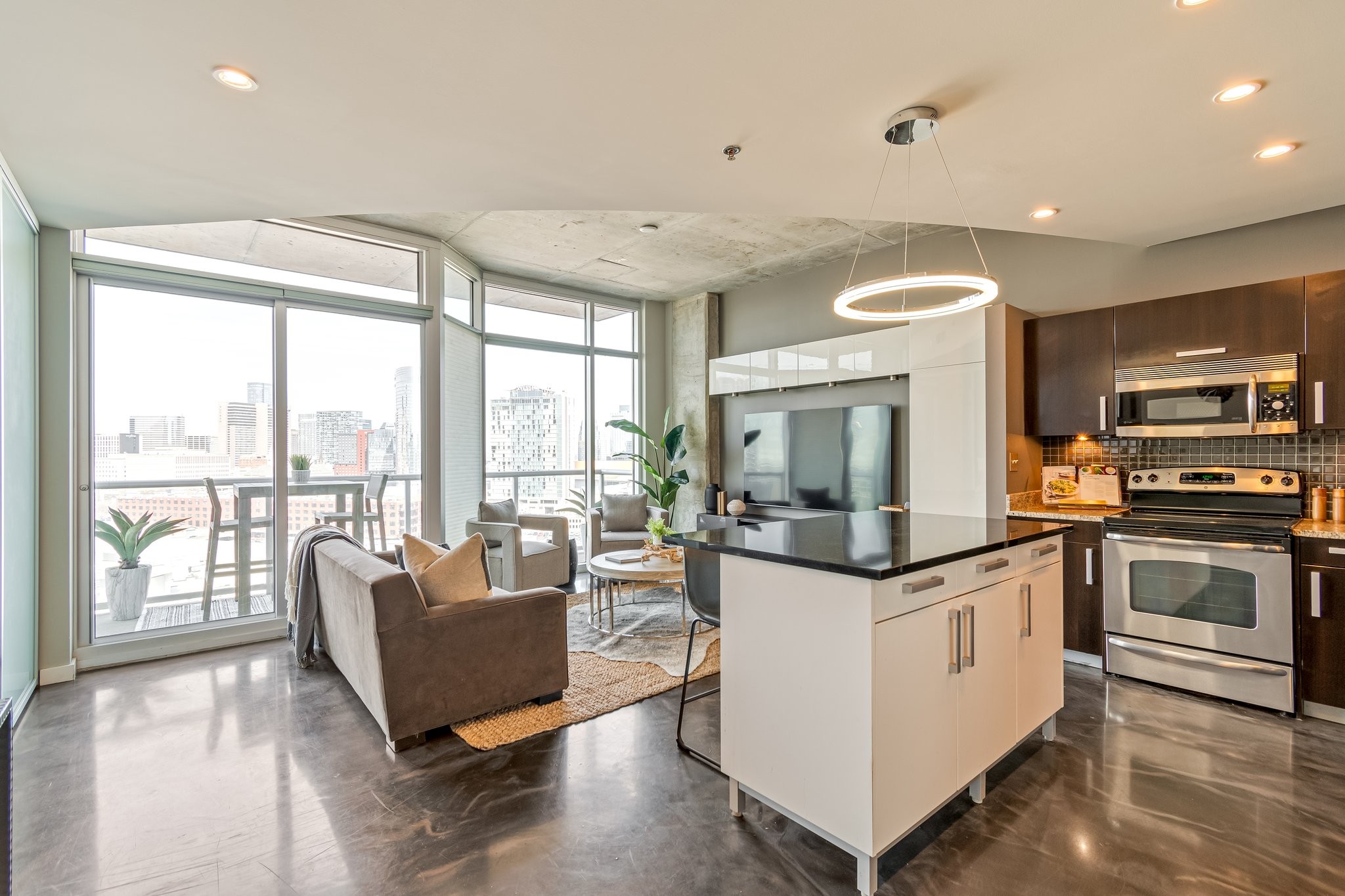 600 12th Ave, S Unit: 1507
